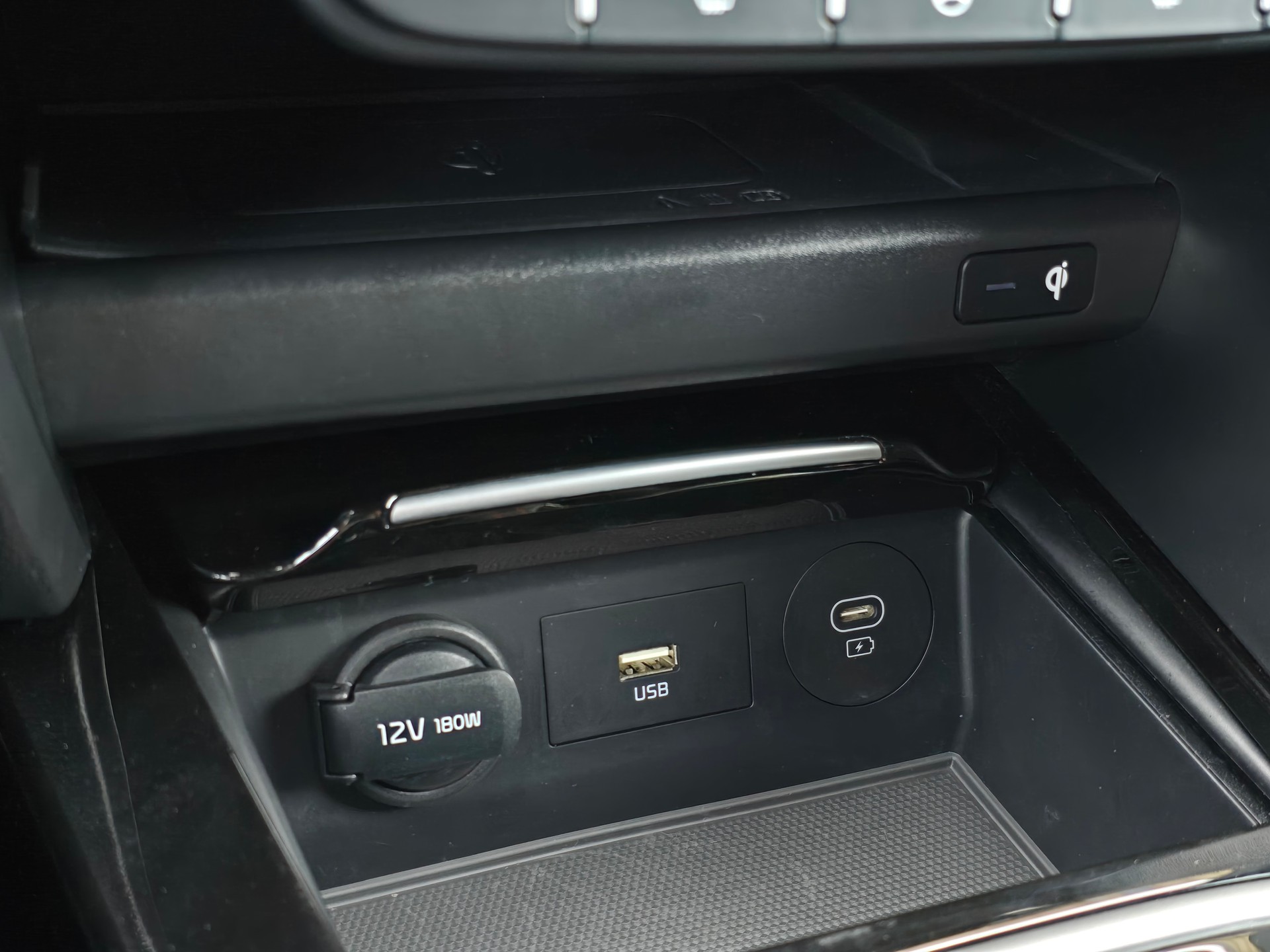 KIA ProCeed 1.6 T-GDi GT DCT-image-30