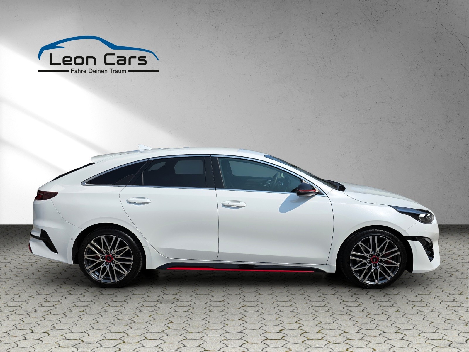 KIA ProCeed 1.6 T-GDi GT DCT-image-2