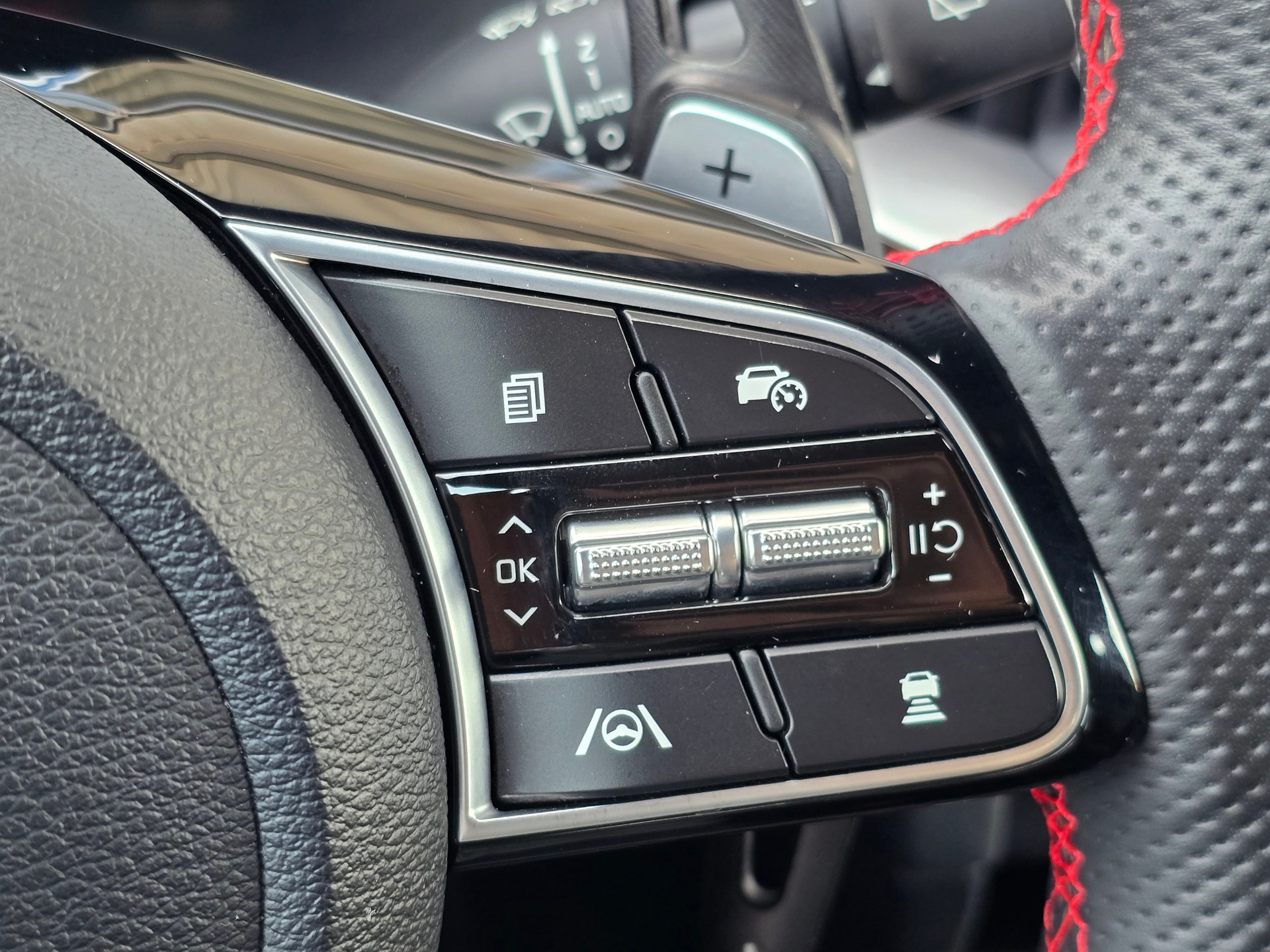KIA ProCeed 1.6 T-GDi GT DCT-image-26