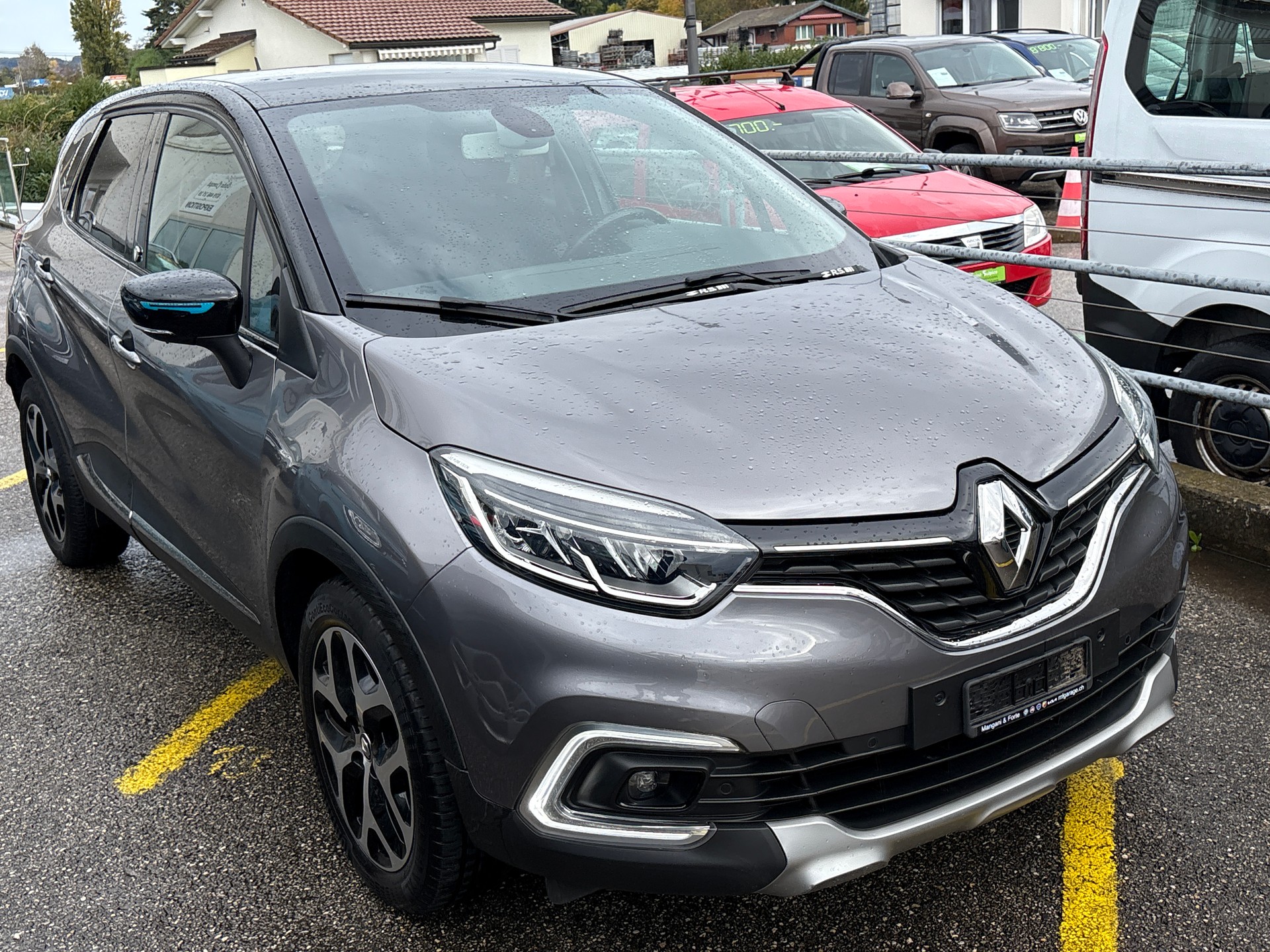 RENAULT Captur 1.2 T 16V 90th Anniversary EDC-image-1