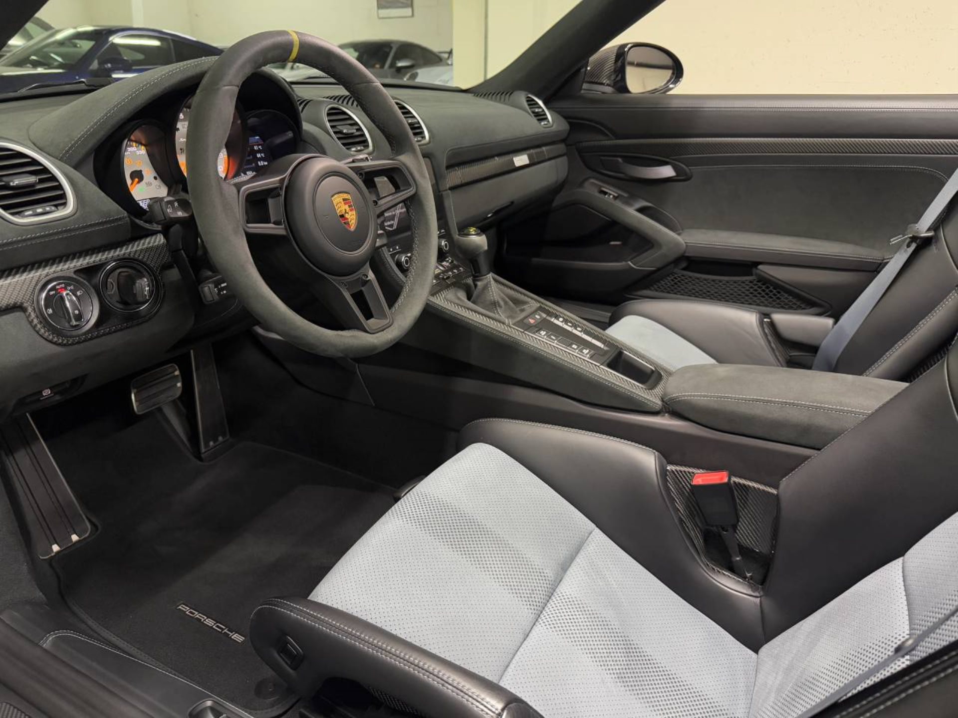 PORSCHE 718 Spyder RS (MY24)-image-3