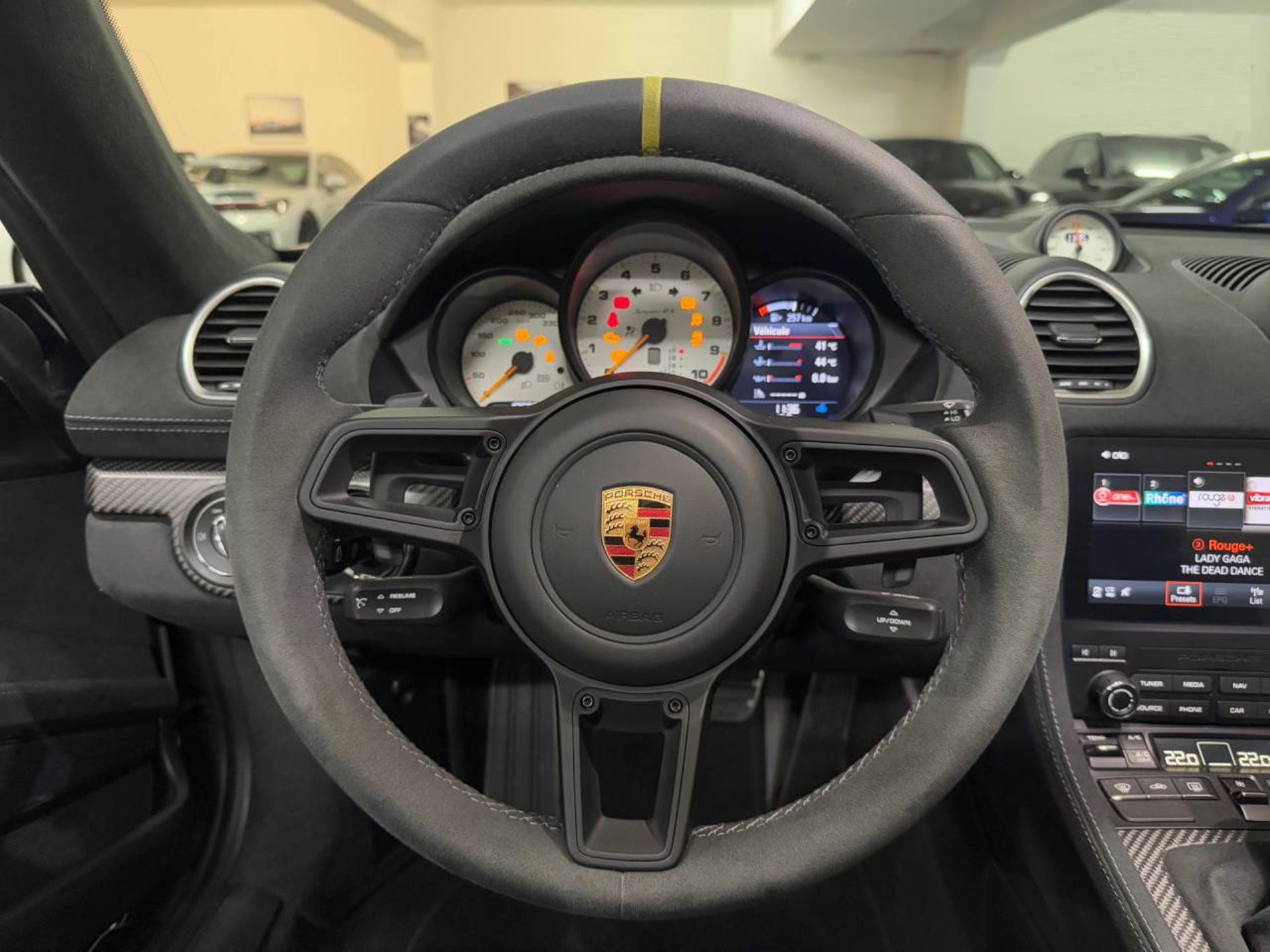PORSCHE 718 Spyder RS (MY24)-image-11
