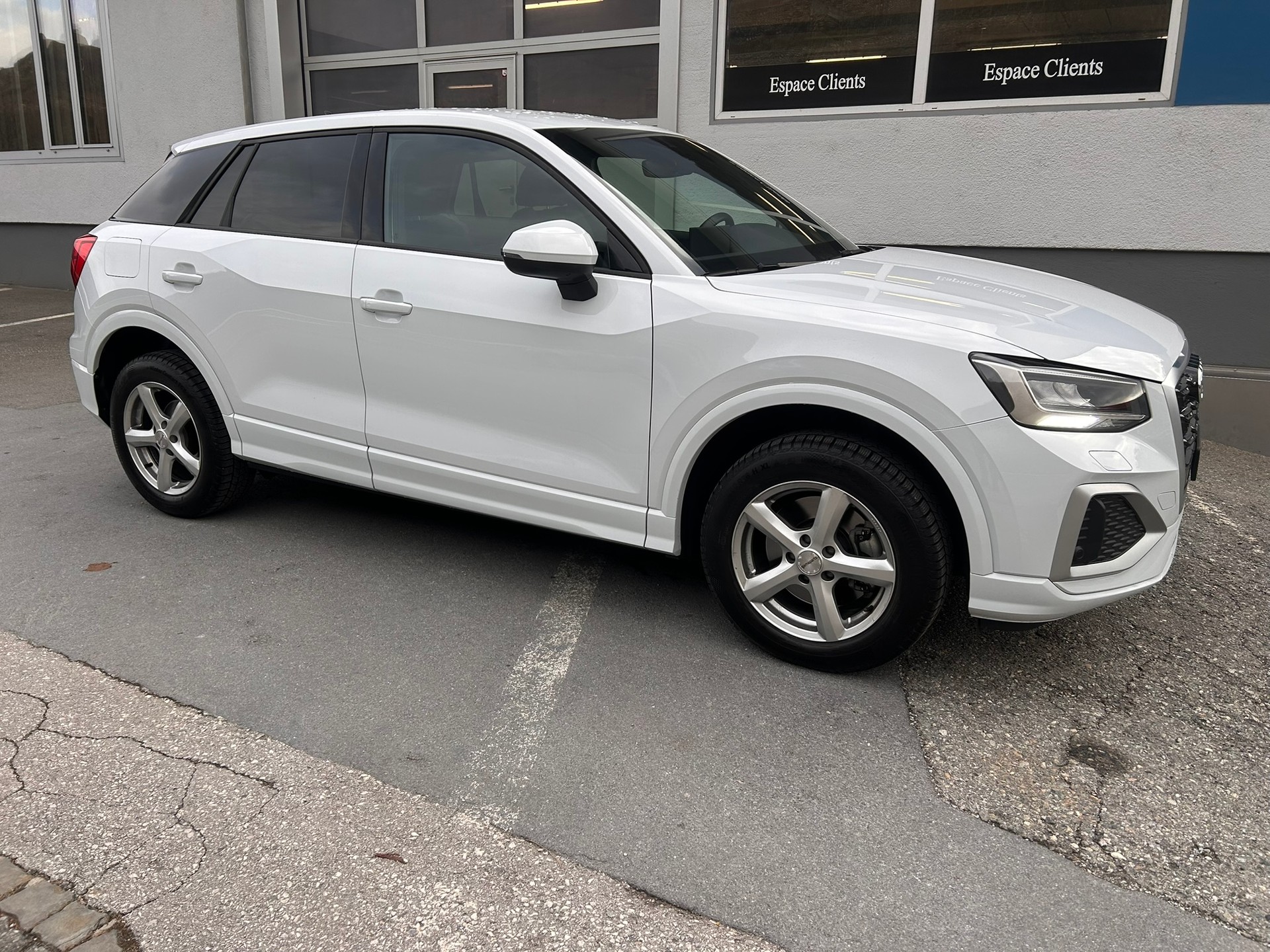 AUDI Q2 40 TFSI S Line quattro S-tronic-image-2