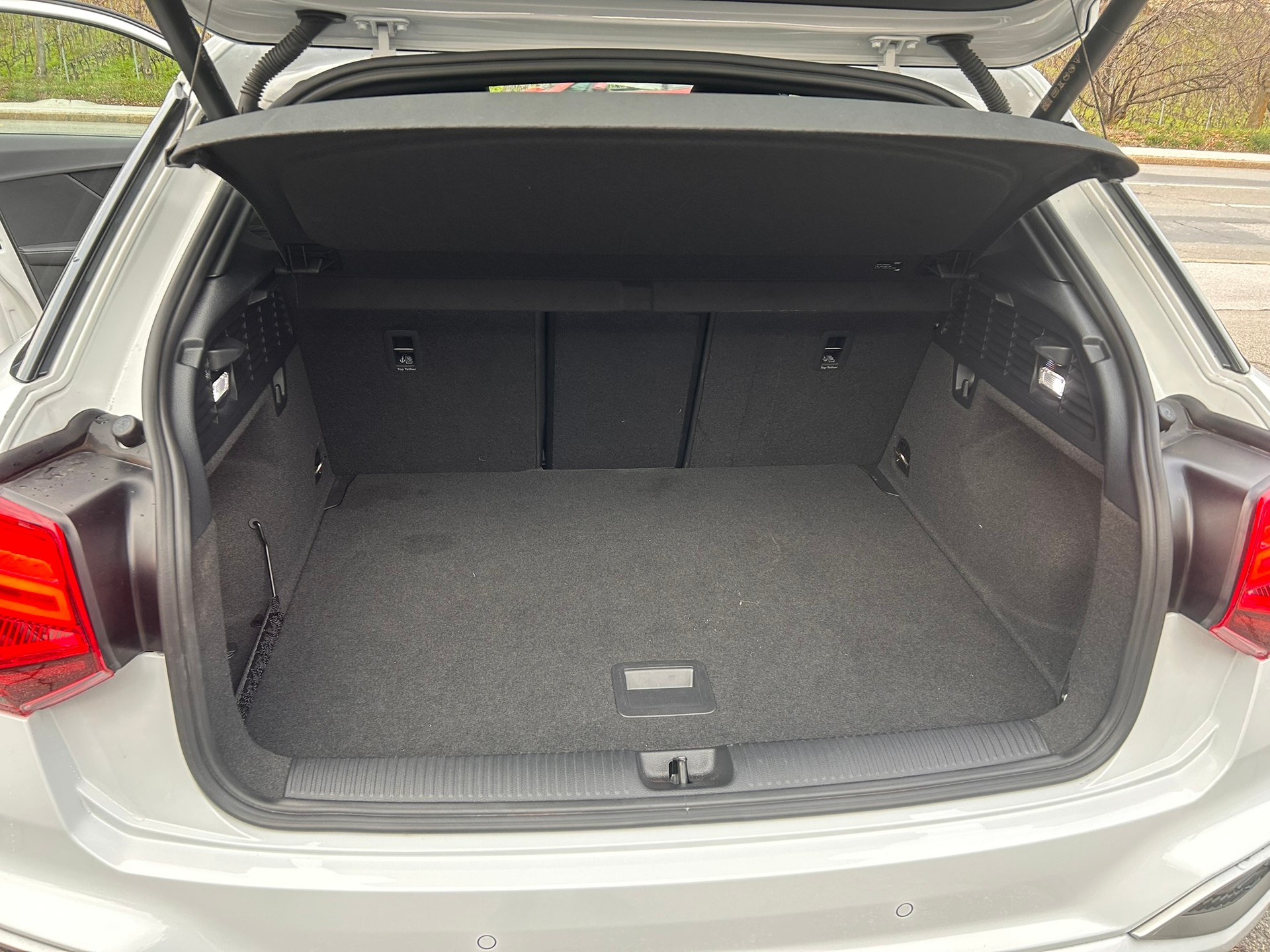 AUDI Q2 40 TFSI S Line quattro S-tronic-image-8