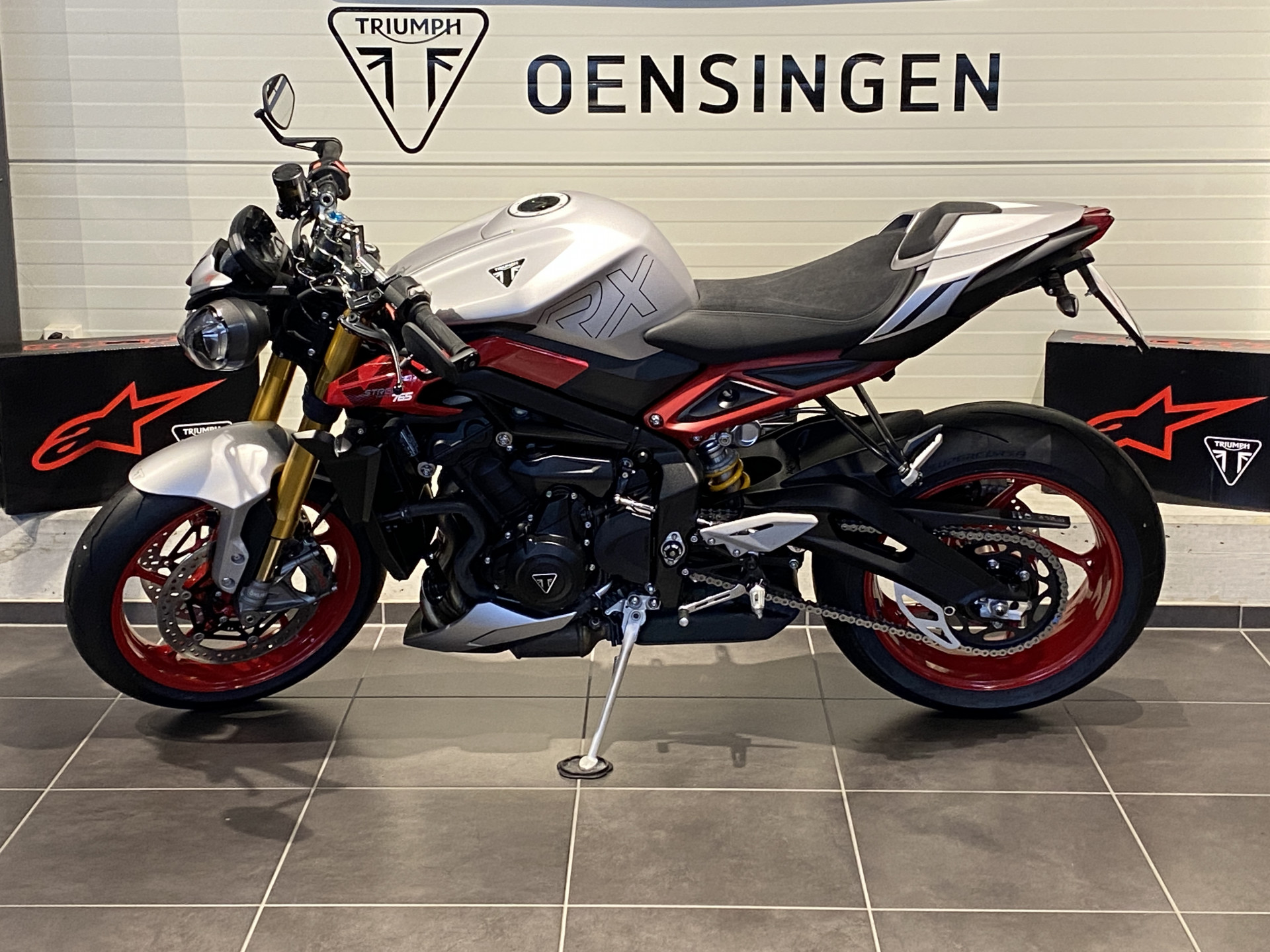 TRIUMPH Street Triple 765 RX-showroom-element-2