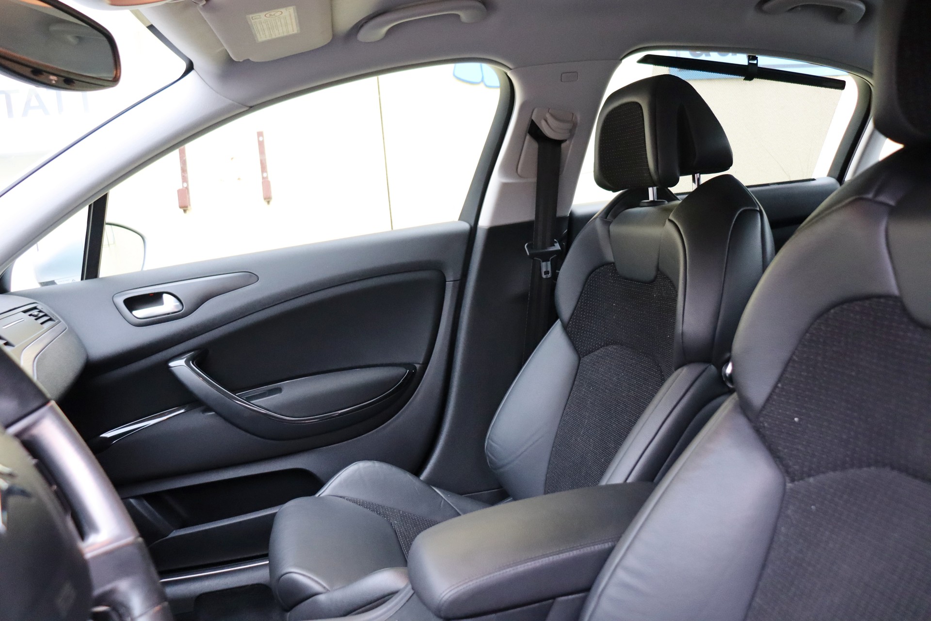 CITROEN C5 Berline 3.0 HDi V6 Exclusive Automatic-image-11