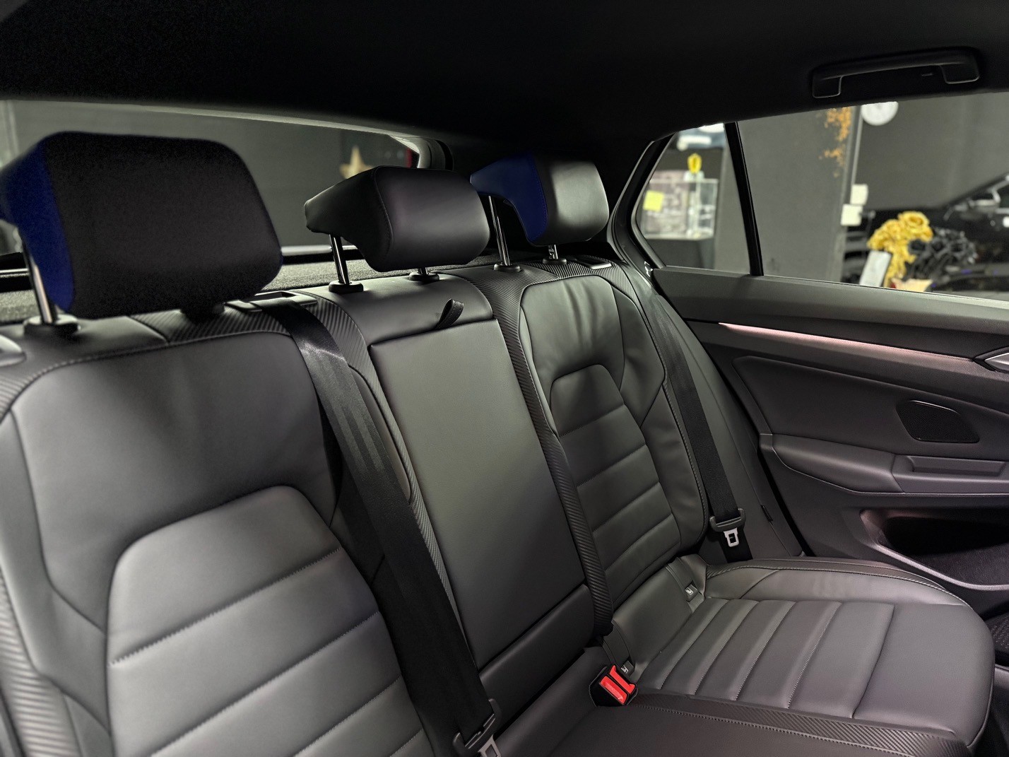 VW Golf 2.0TSI R 4M-image-10
