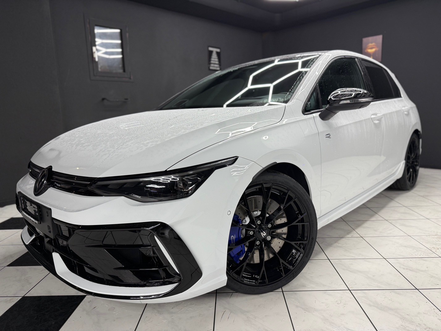 VW Golf 2.0TSI R 4M-image-1