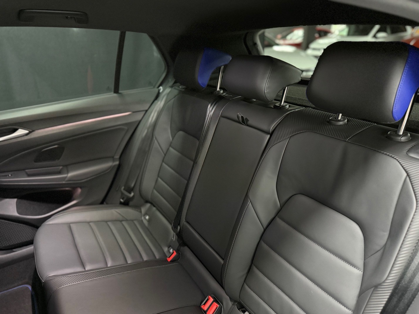 VW Golf 2.0TSI R 4M-image-12