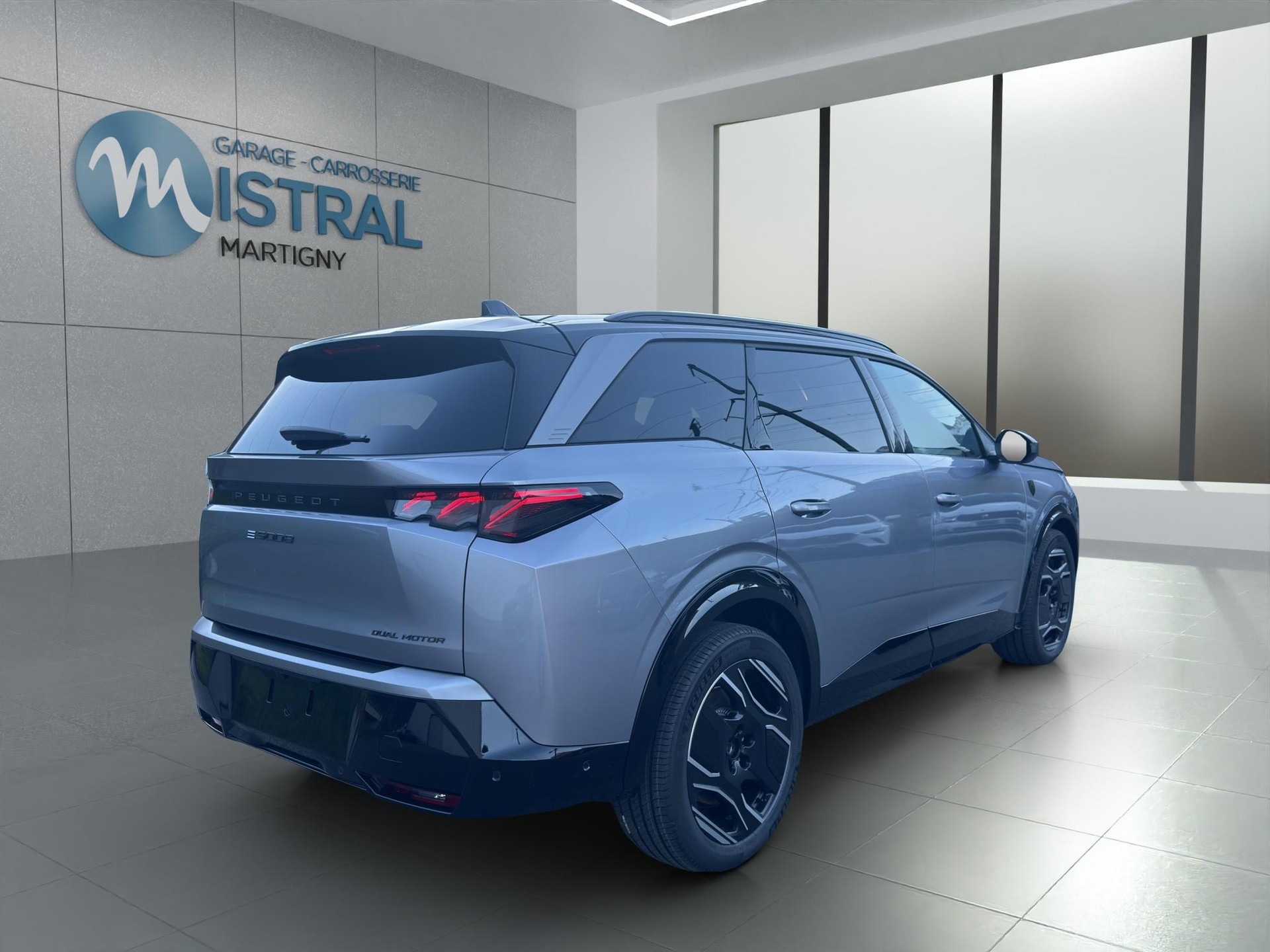 PEUGEOT 5008 e-Launch Edition AWD-image-4