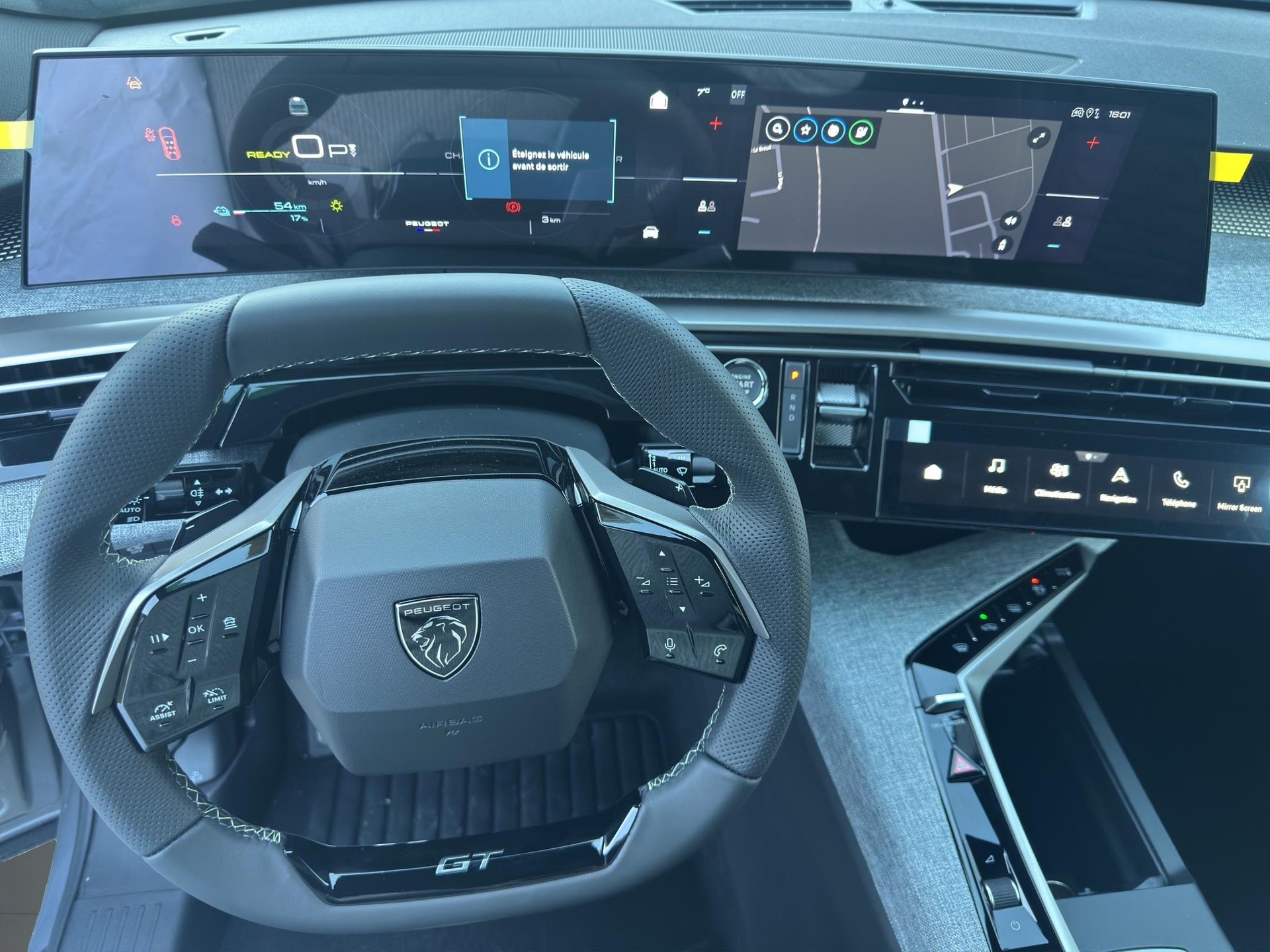 PEUGEOT 5008 e-Launch Edition AWD-image-10