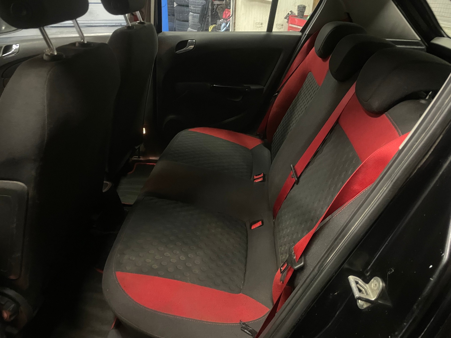 OPEL Corsa 1.6 Turbo GSi-image-11