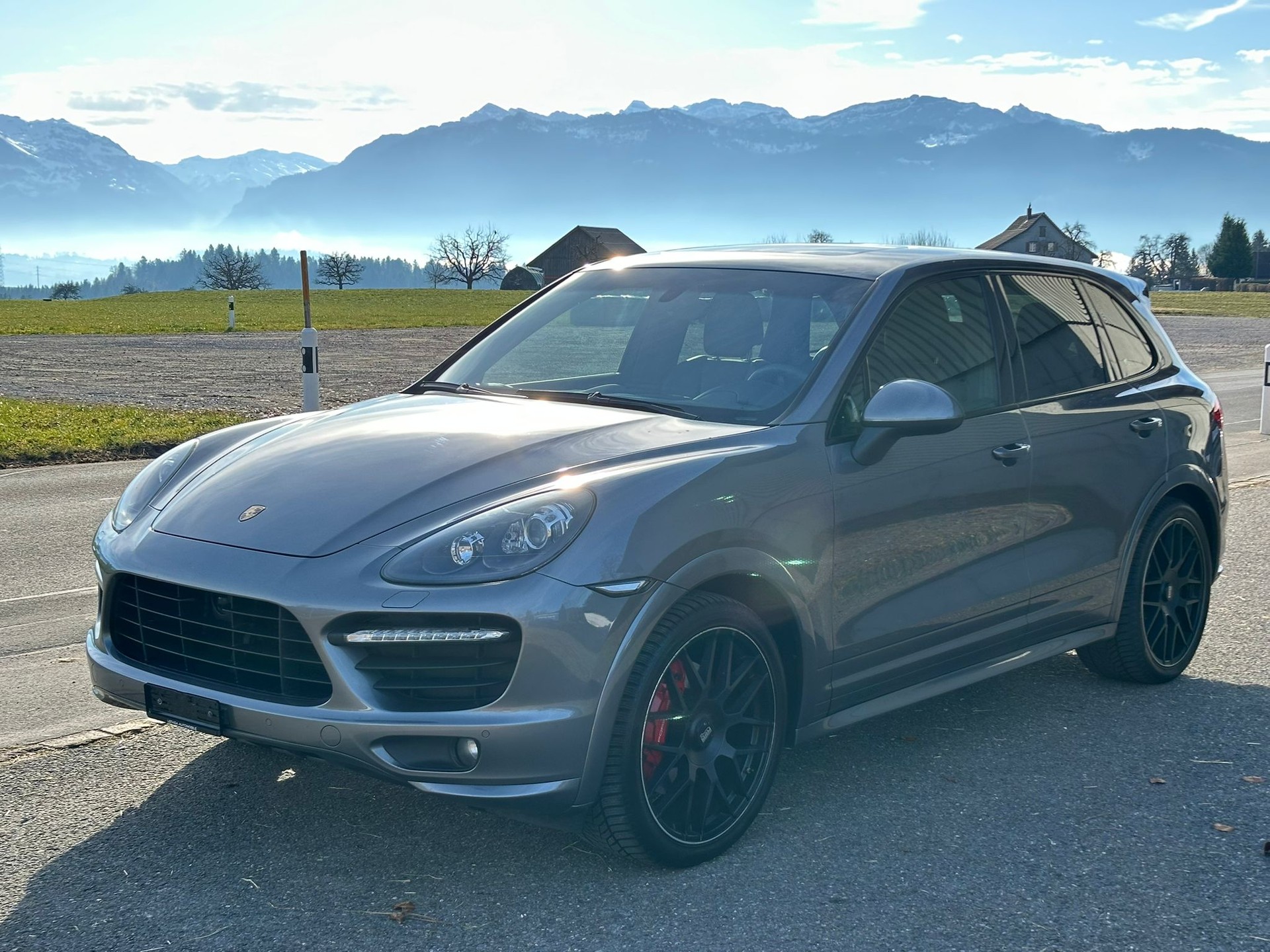 PORSCHE Cayenne GTS-image-2