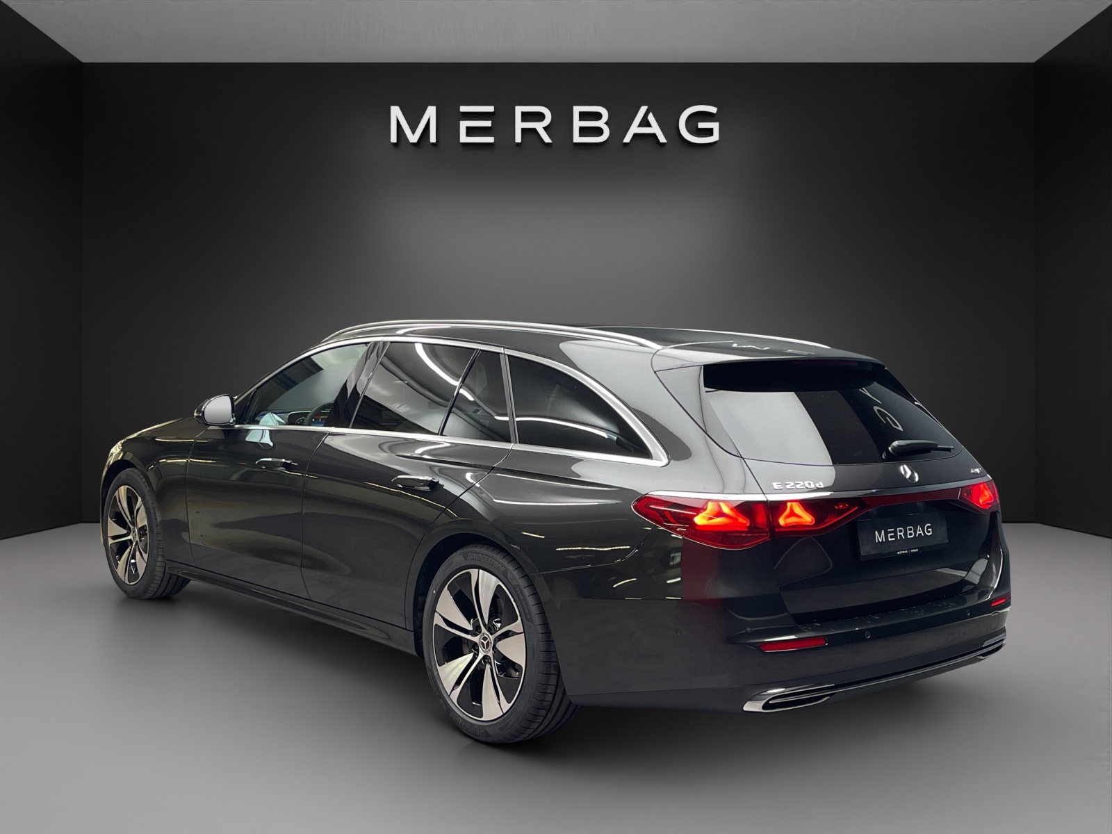 MERCEDES-BENZ E 220 d T 4M 9G-Tronic-image-3