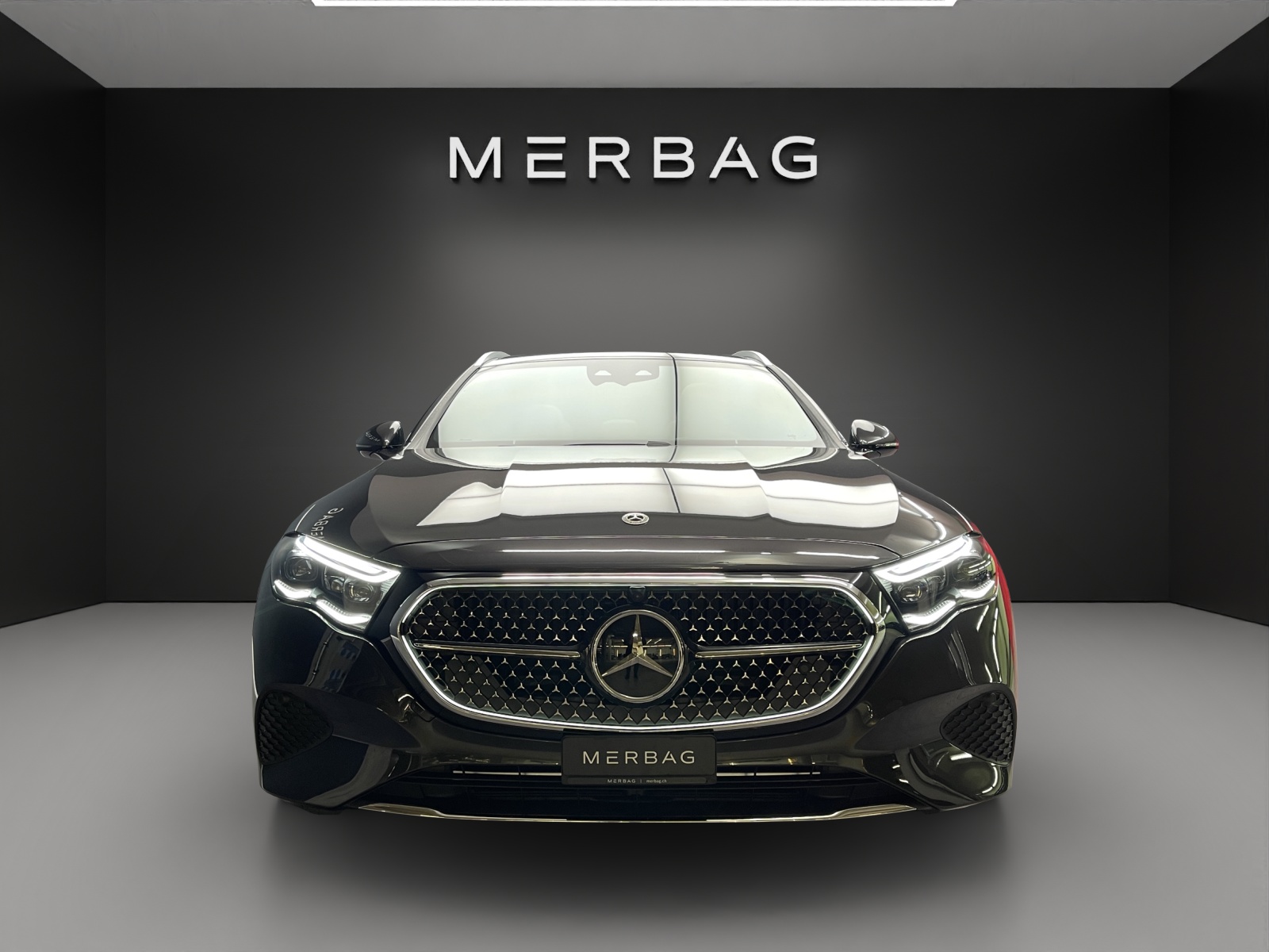 MERCEDES-BENZ E 220 d T 4M 9G-Tronic-image-1