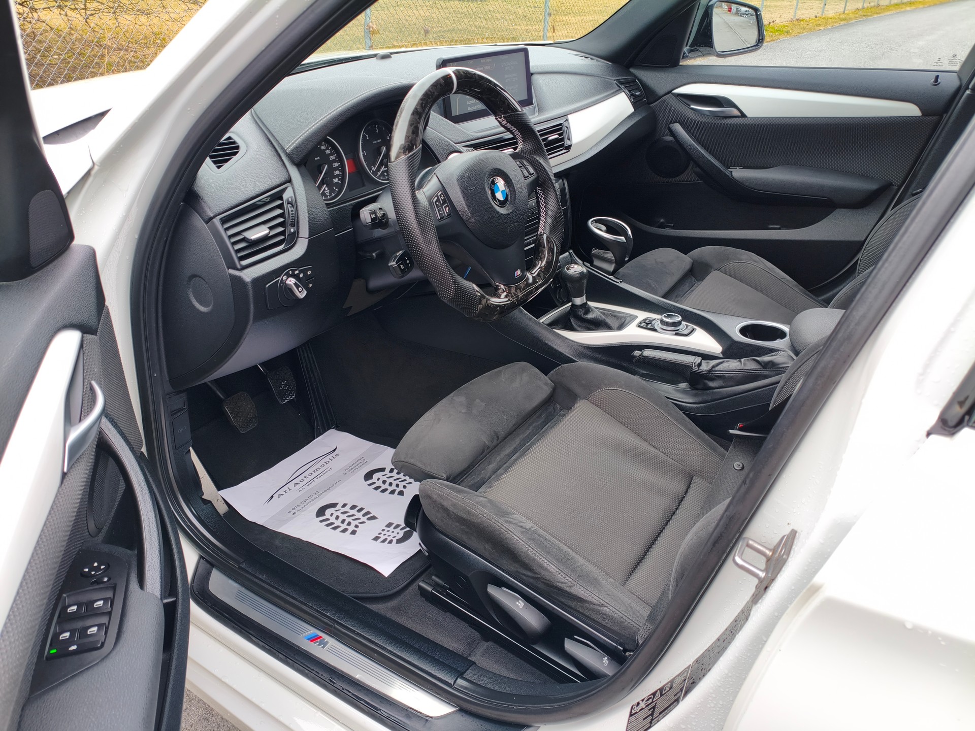 BMW X1 xDrive 18d Sport Line-image-11