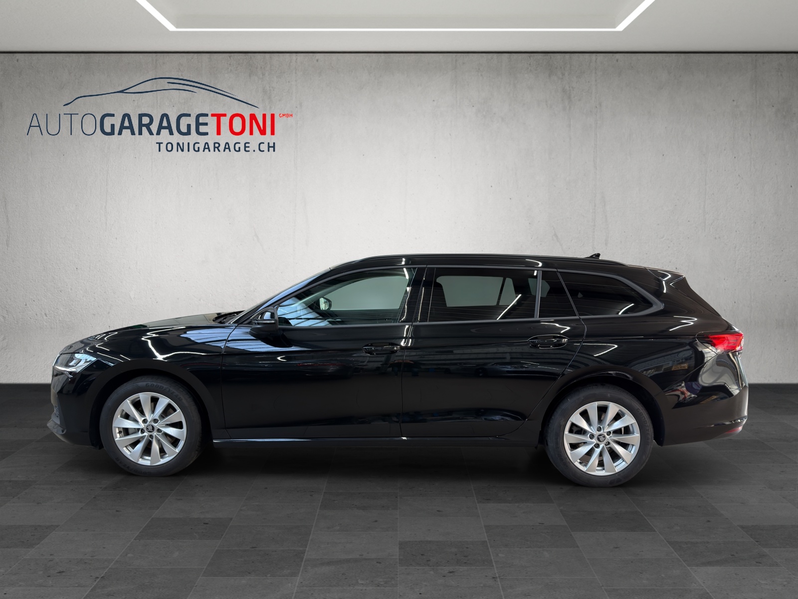 SKODA Superb Combi 1.5 eTSI Selection DSG *Werksgarantie bis 03.2030*-image-3