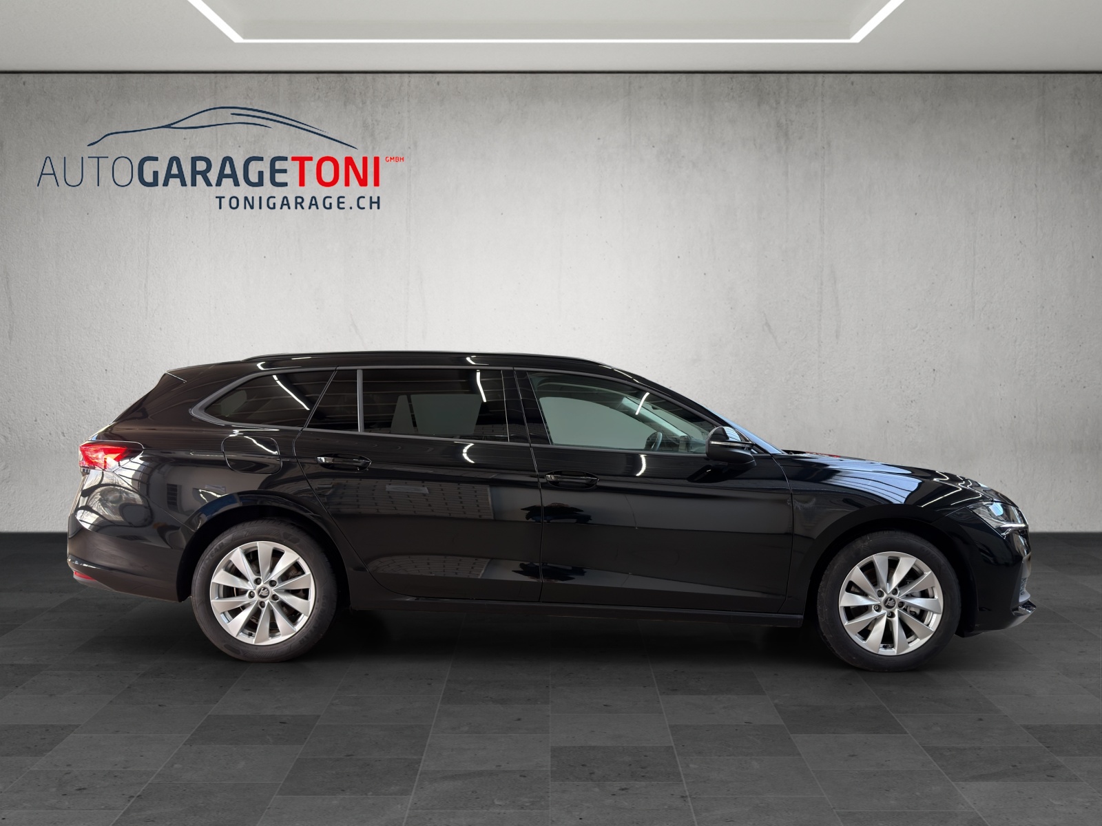 SKODA Superb Combi 1.5 eTSI Selection DSG *Werksgarantie bis 03.2030*-image-4