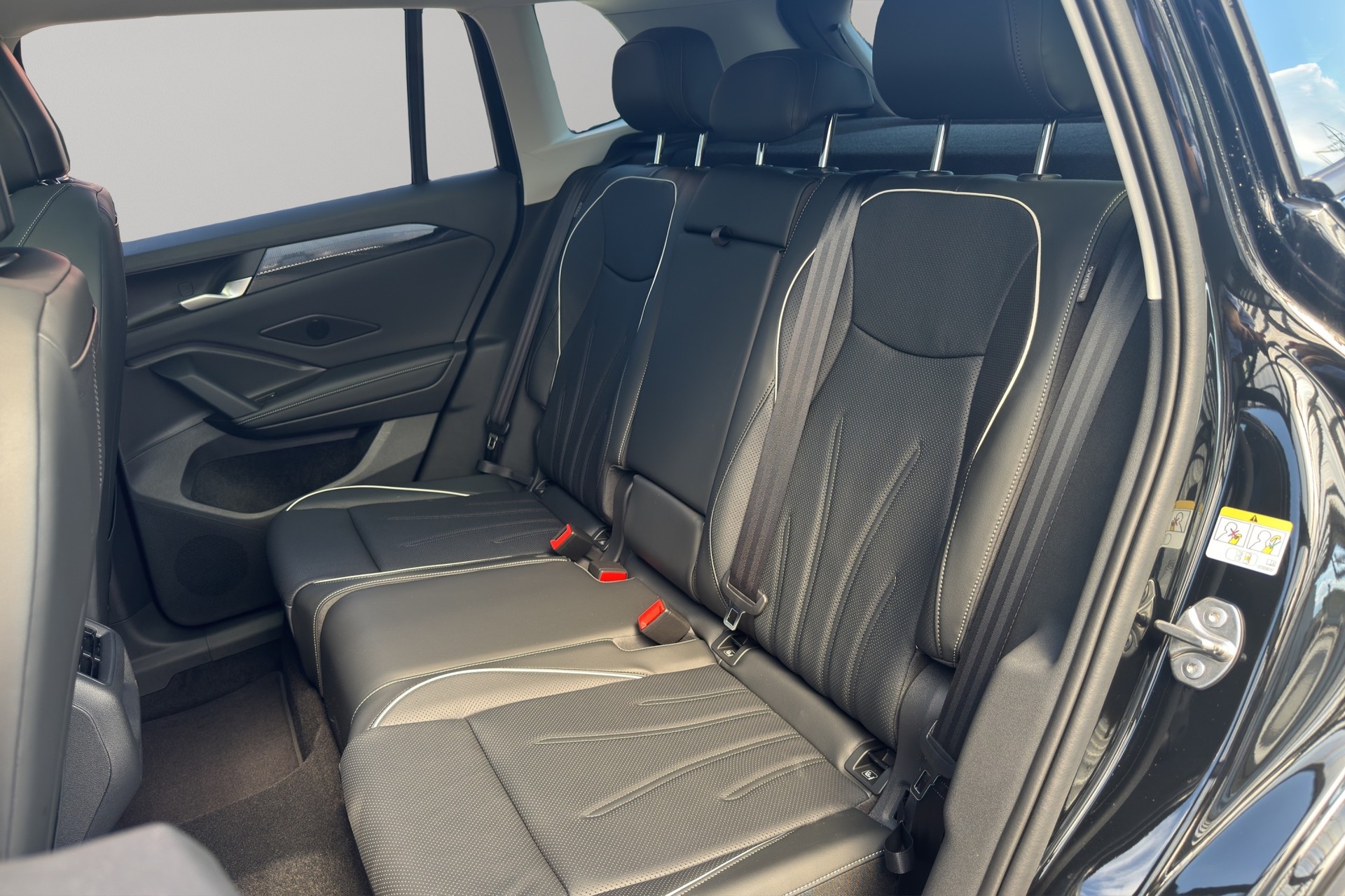 VW Tiguan 2.0 TSI DSG United 4Motion-image-6