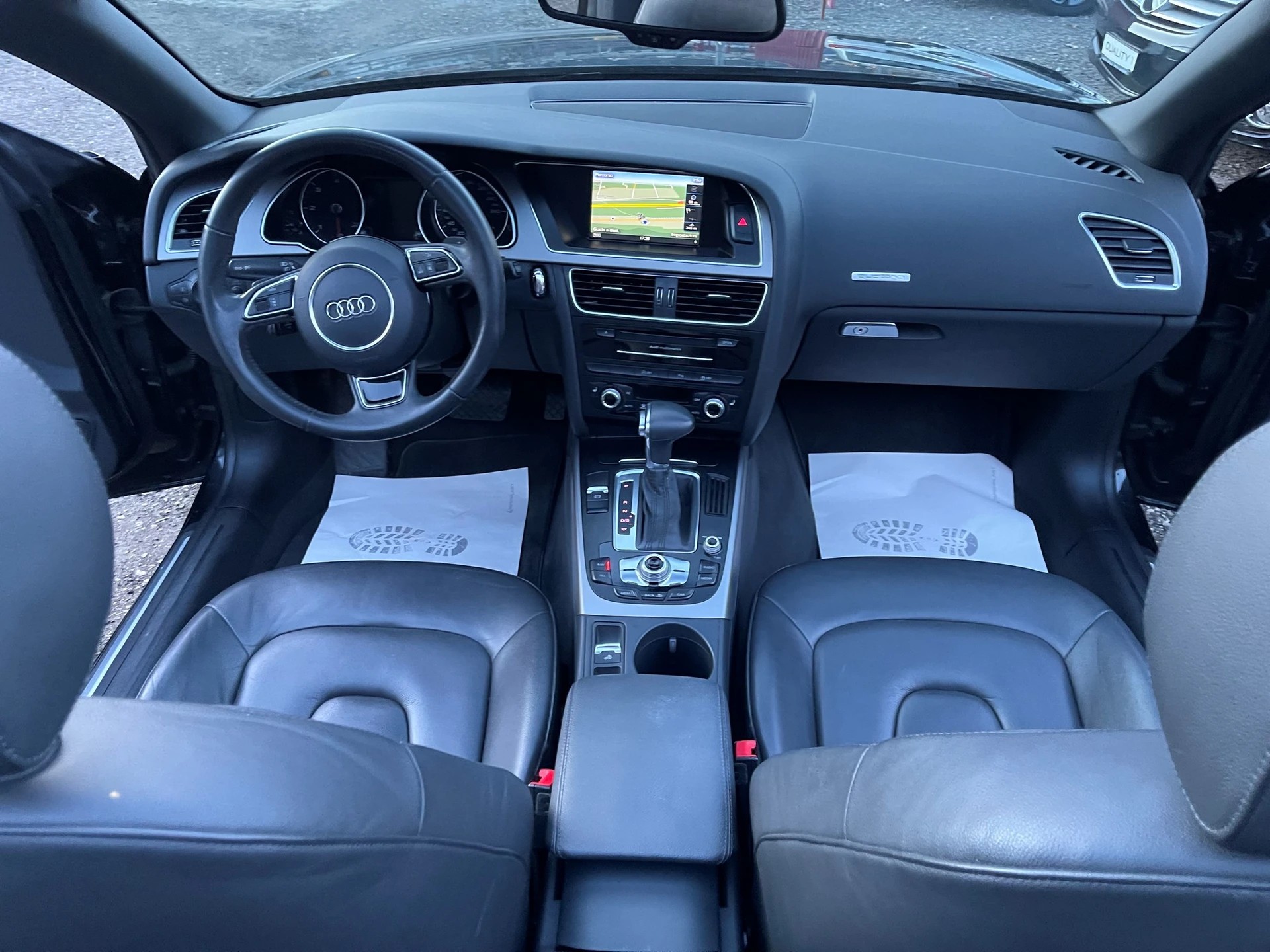 AUDI A5 Cabriolet 3.0 TDI quattro S-tronic-image-4