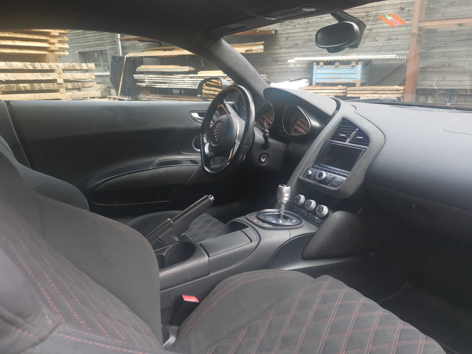 AUDI R8 Coupé 4.2-image-15