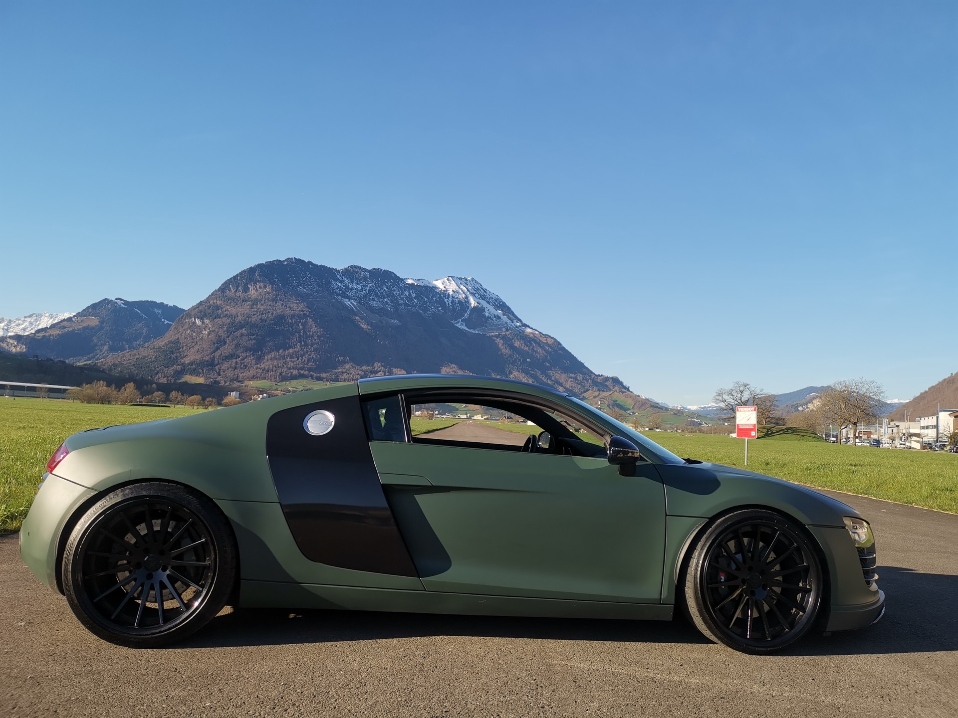 AUDI R8 Coupé 4.2-image-5