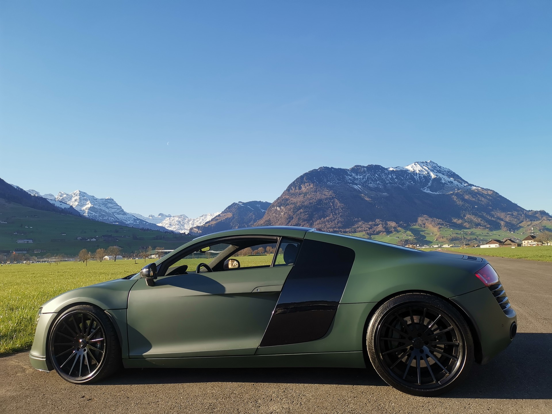 AUDI R8 Coupé 4.2-image-11