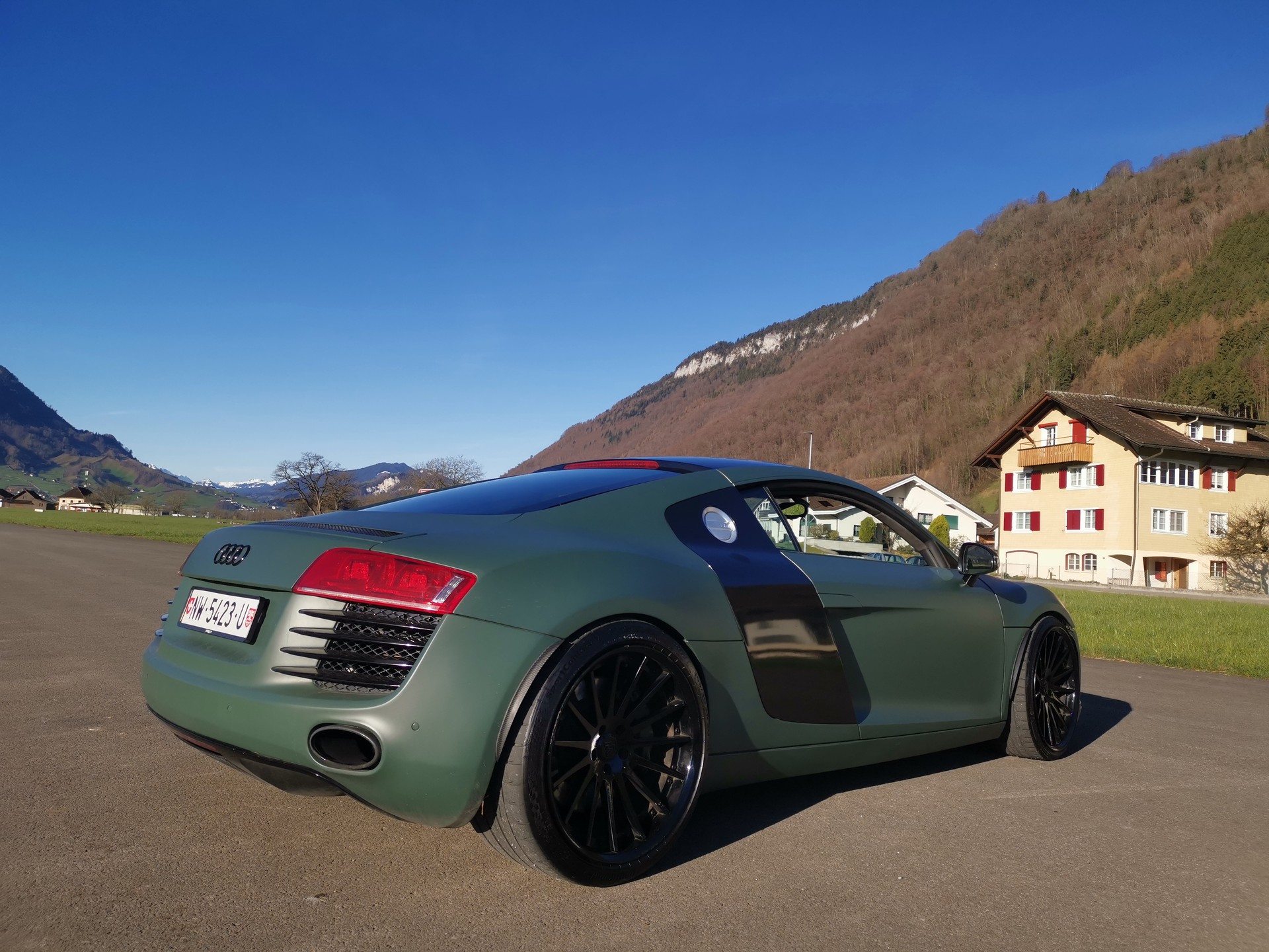 AUDI R8 Coupé 4.2-image-4