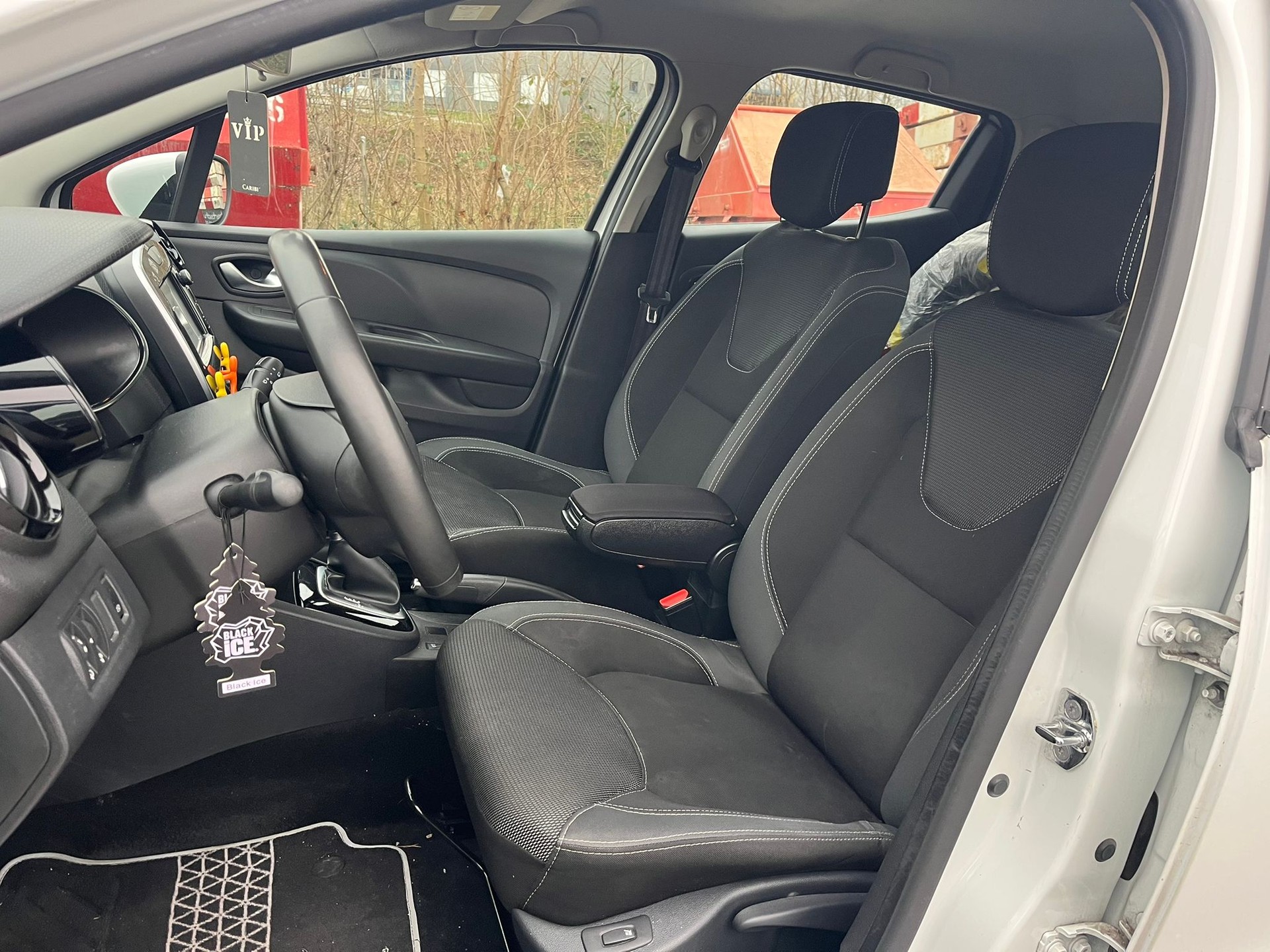 RENAULT Clio 1.5 dCi Business Line EDC-image-5