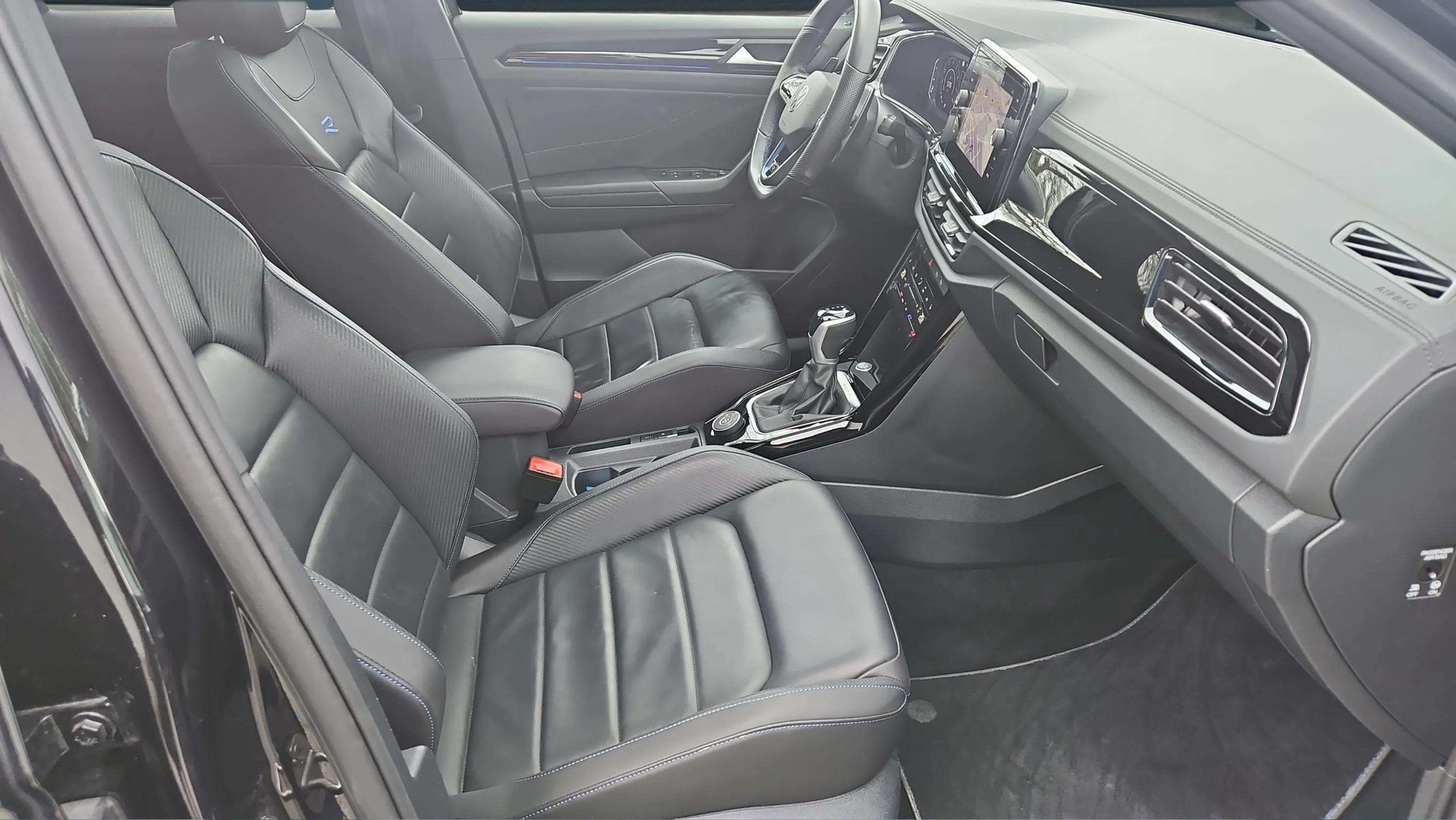 VW T-Roc 2.0 TSI R DSG 4Motion mit El. Ledersitze & 19" Alu-image-11