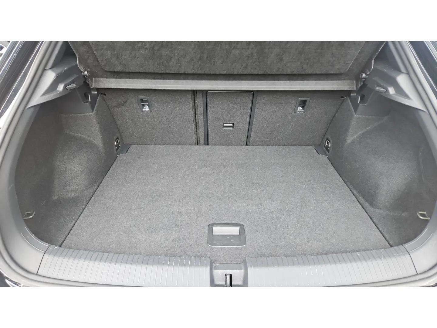 VW T-Roc 2.0 TSI R DSG 4Motion mit El. Ledersitze & 19" Alu-image-14