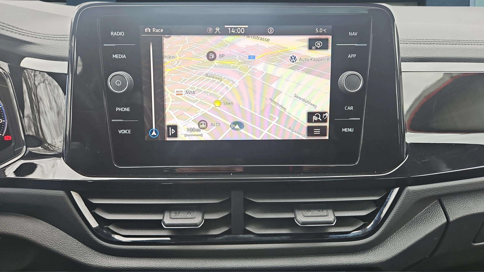 VW T-Roc 2.0 TSI R DSG 4Motion mit El. Ledersitze & 19" Alu-image-17
