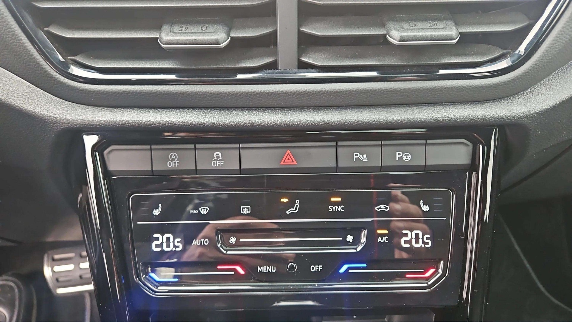VW T-Roc 2.0 TSI R DSG 4Motion mit El. Ledersitze & 19" Alu-image-23
