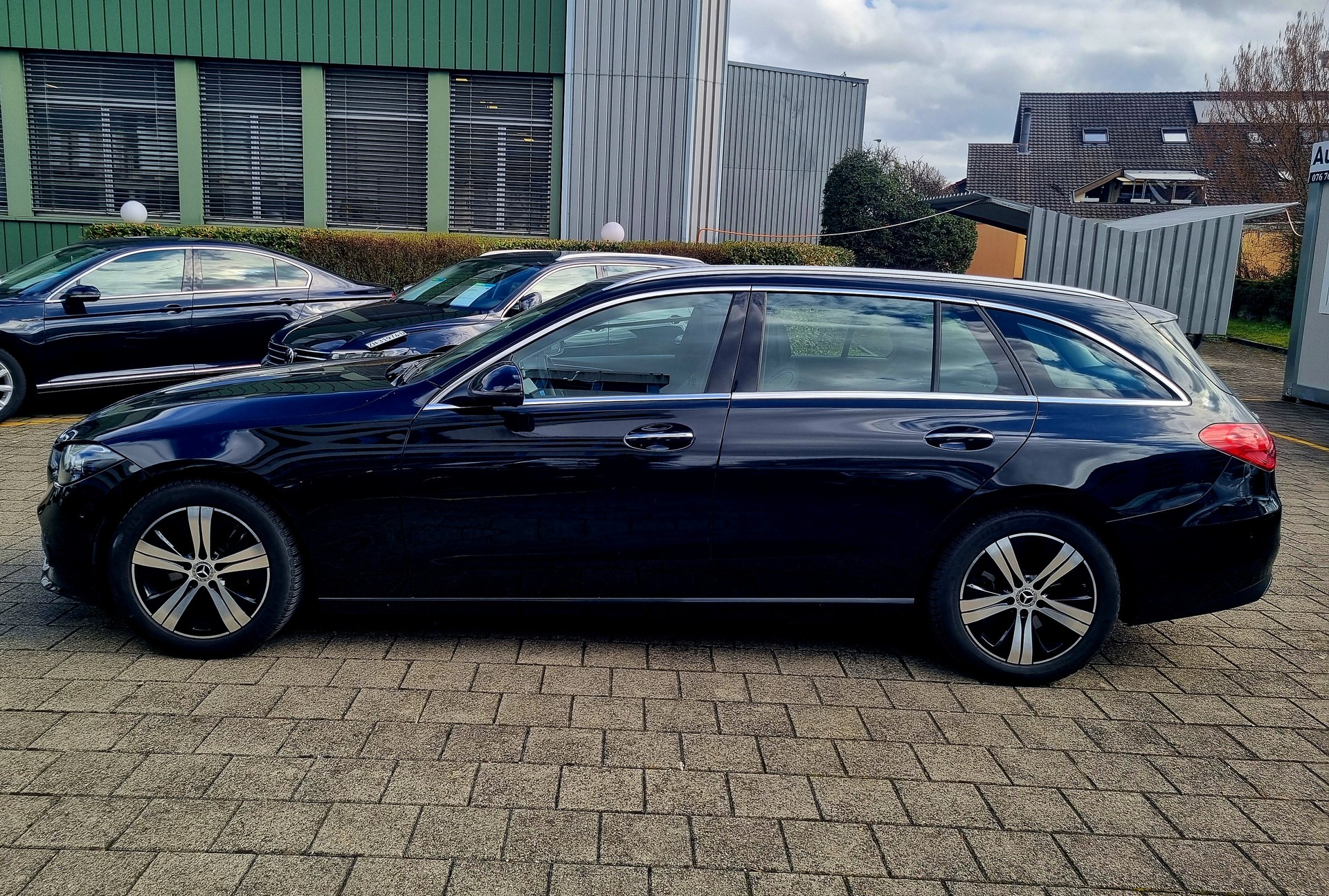 MERCEDES-BENZ C 220 d T Avantgarde-image-2