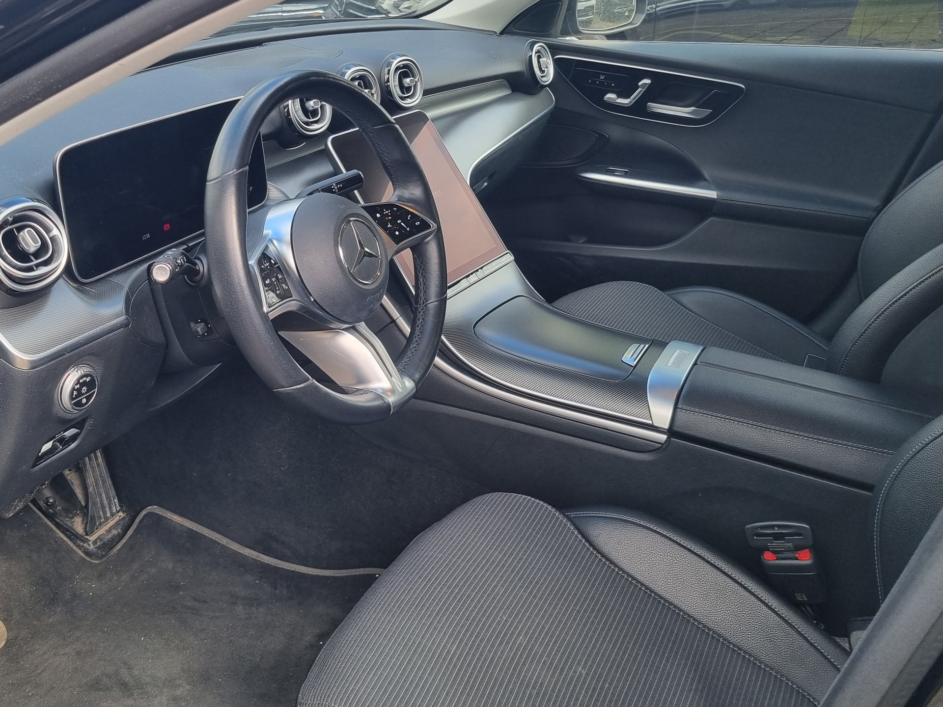 MERCEDES-BENZ C 220 d T Avantgarde-image-7