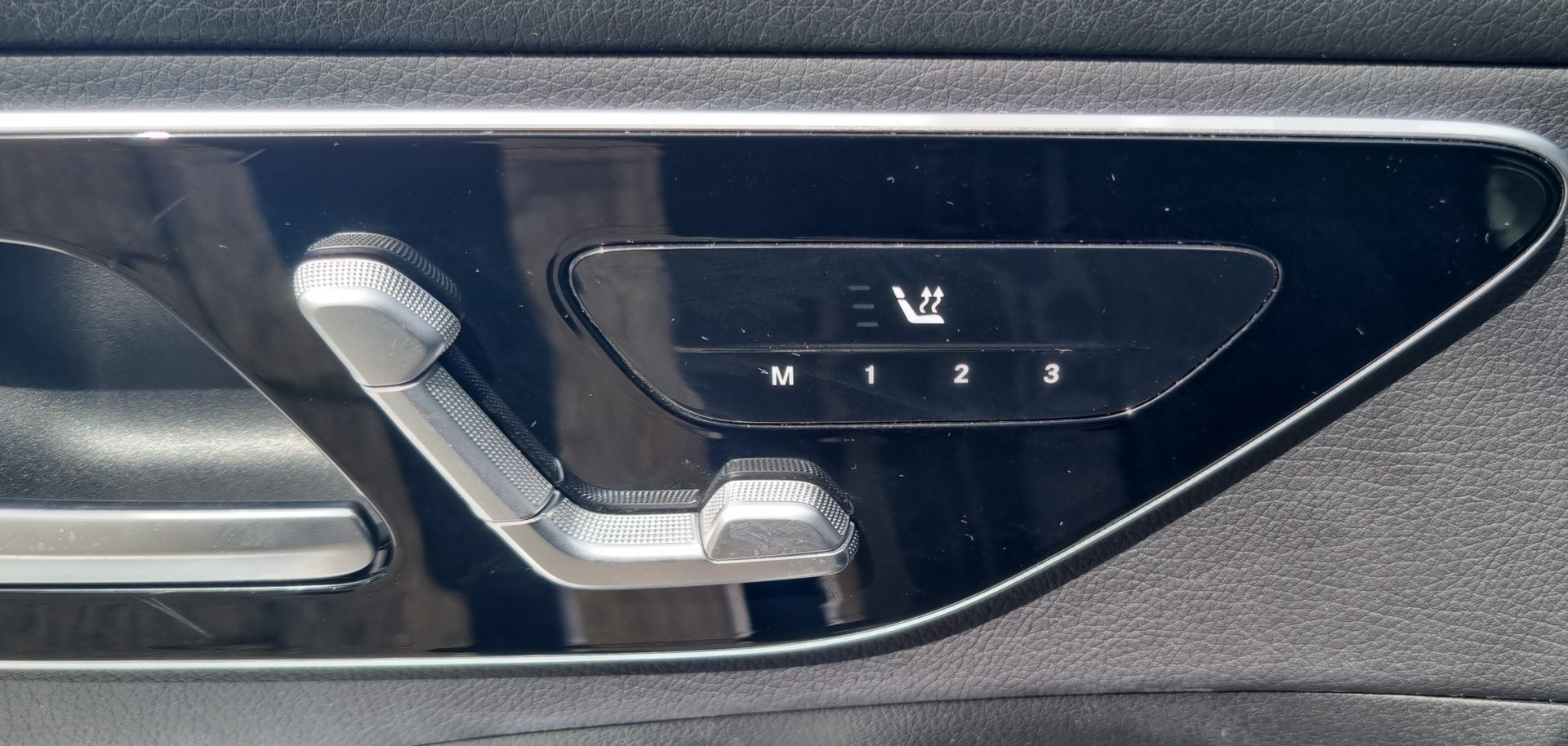 MERCEDES-BENZ C 220 d T Avantgarde-image-11