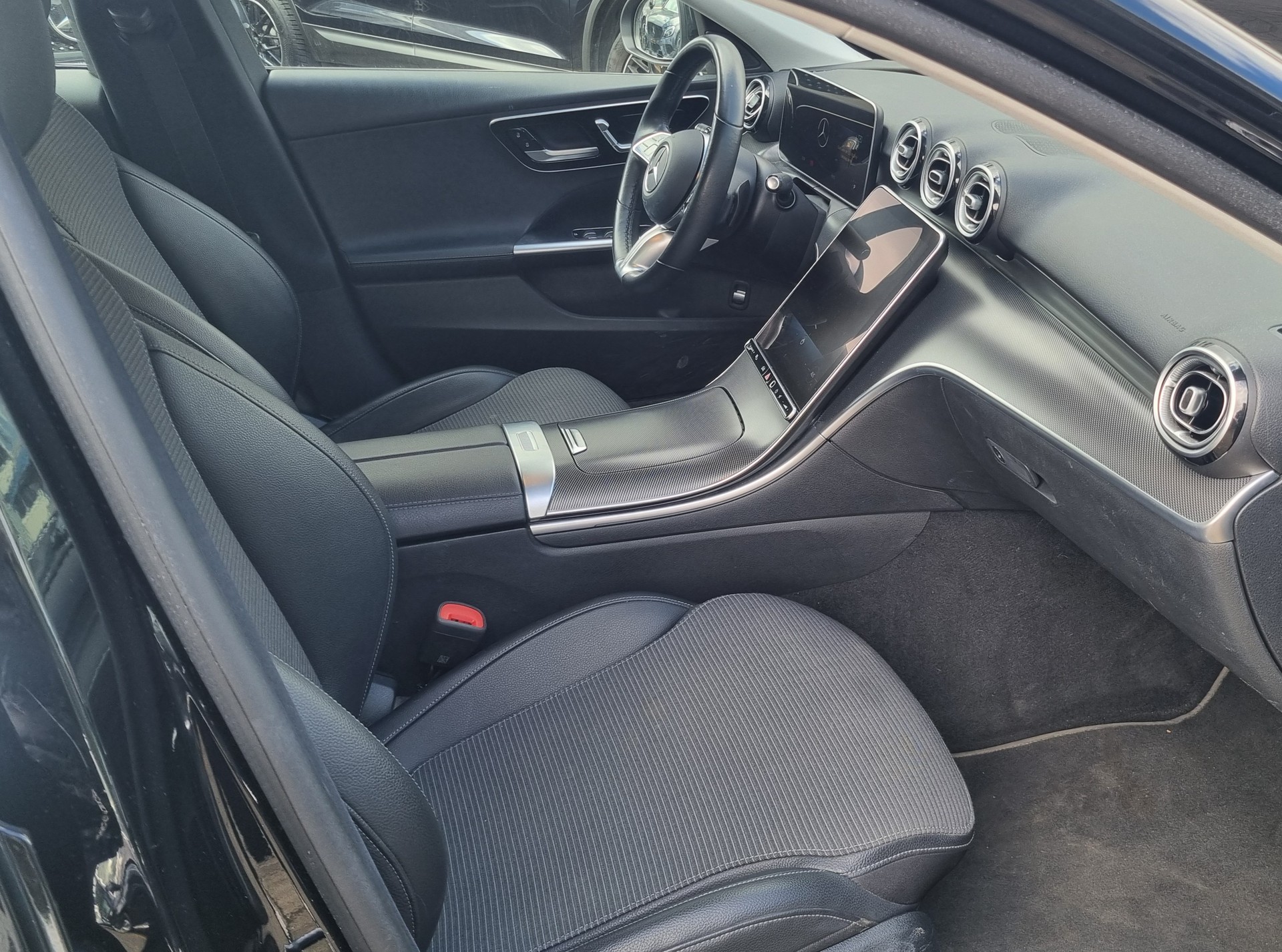 MERCEDES-BENZ C 220 d T Avantgarde-image-6