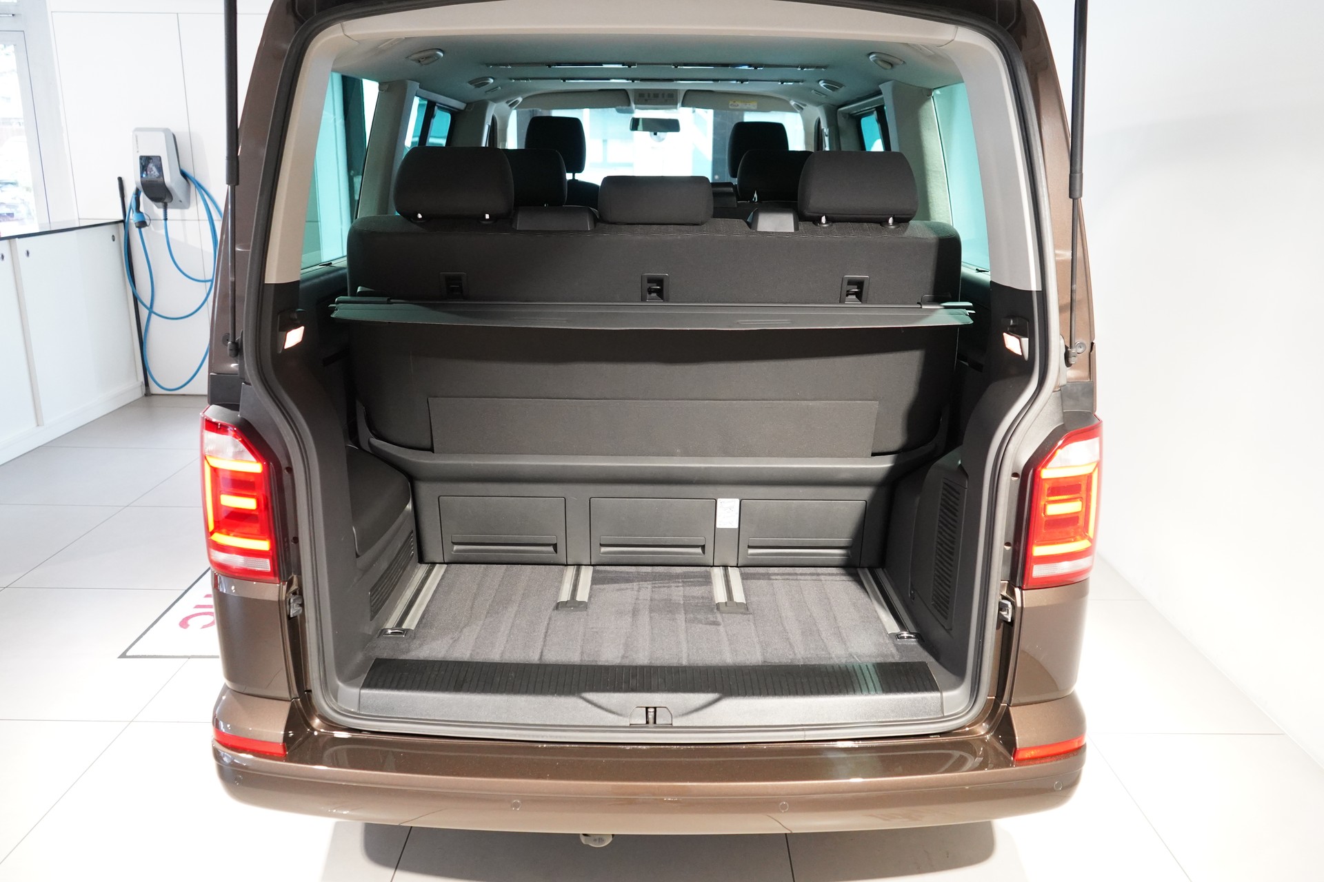 VW Multivan 2.0BiTDI Comfort 4Matic-image-4