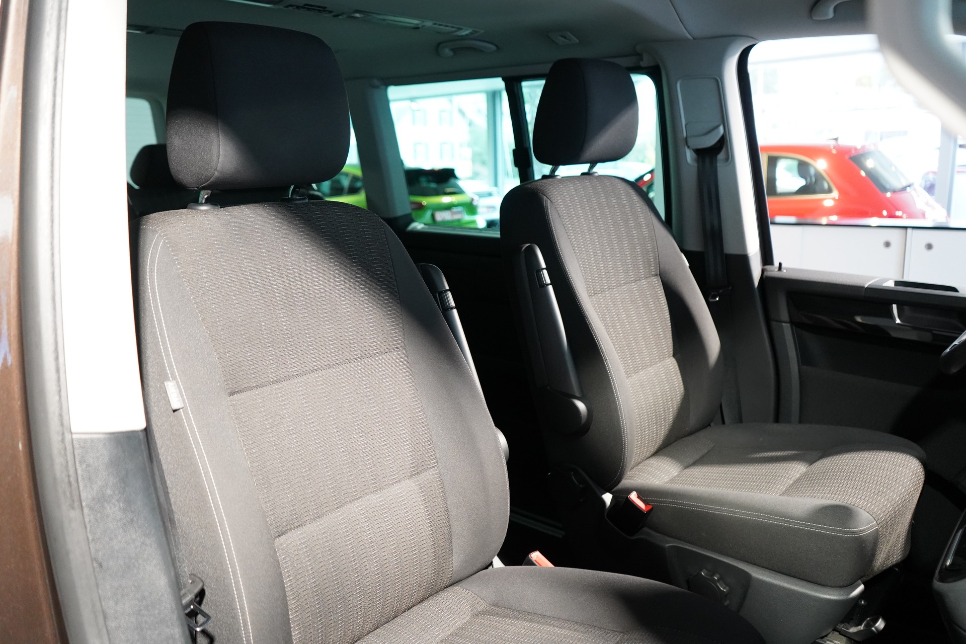 VW Multivan 2.0BiTDI Comfort 4Matic-image-6