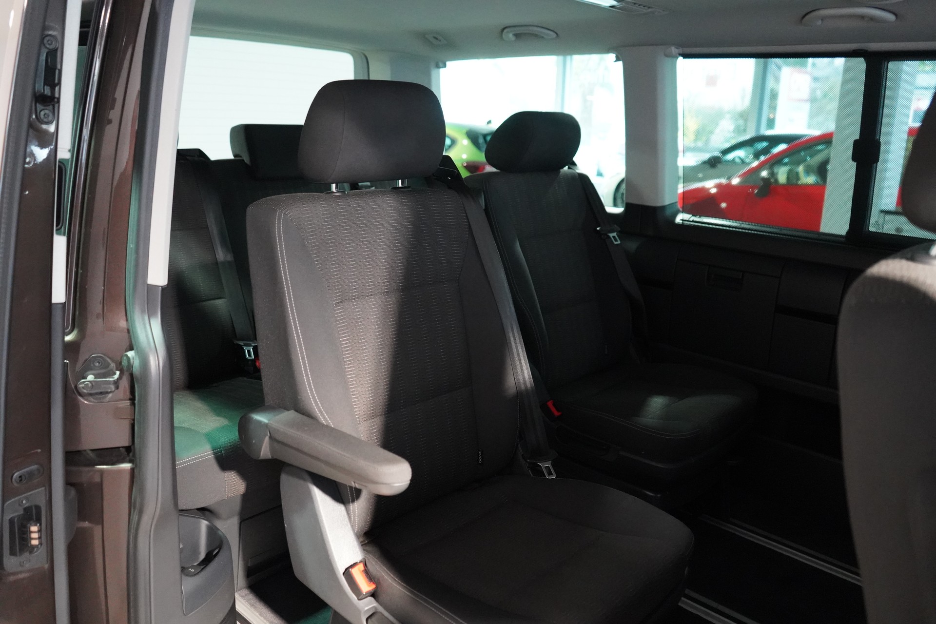 VW Multivan 2.0BiTDI Comfort 4Matic-image-18