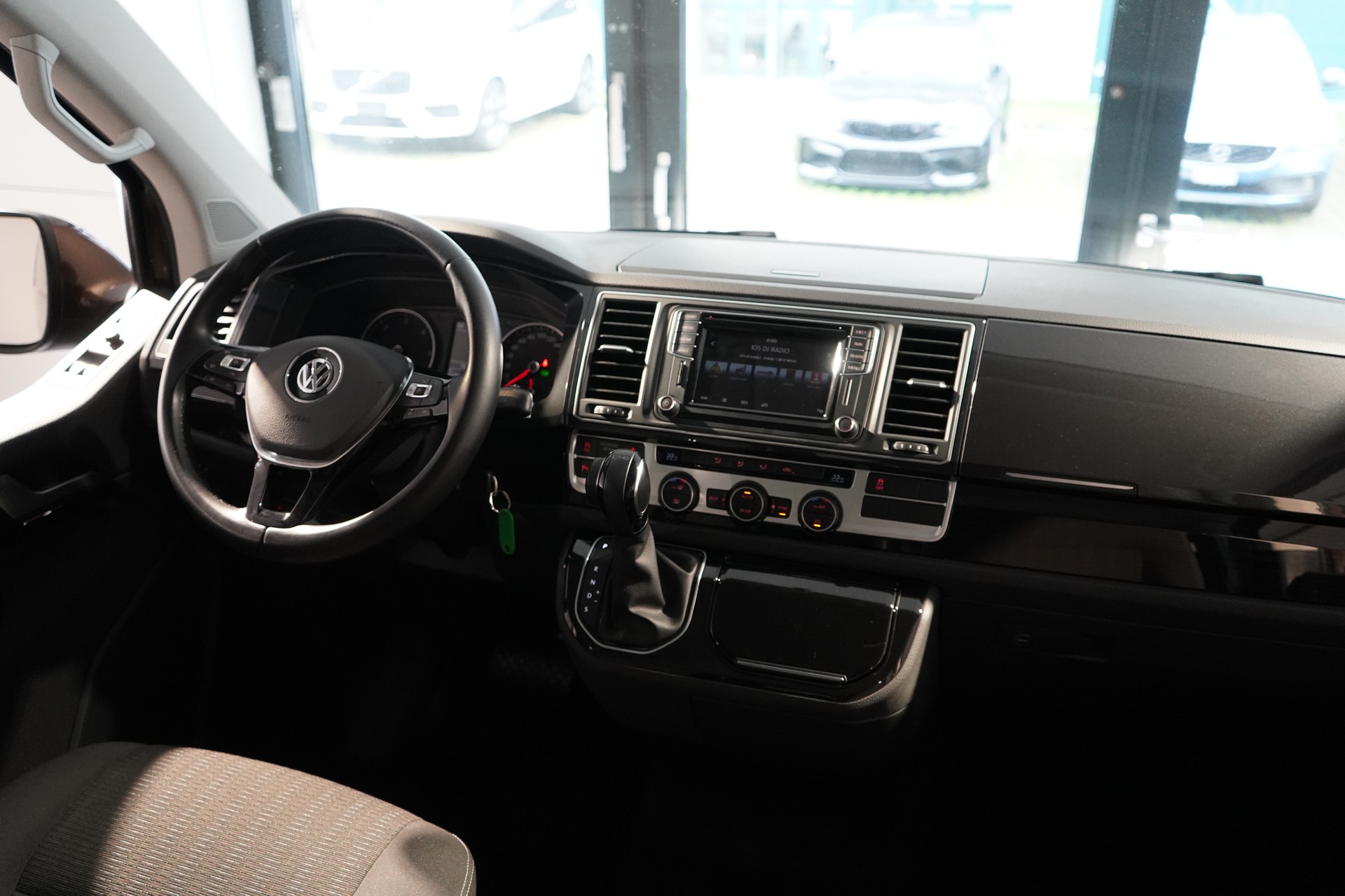 VW Multivan 2.0BiTDI Comfort 4Matic-image-8