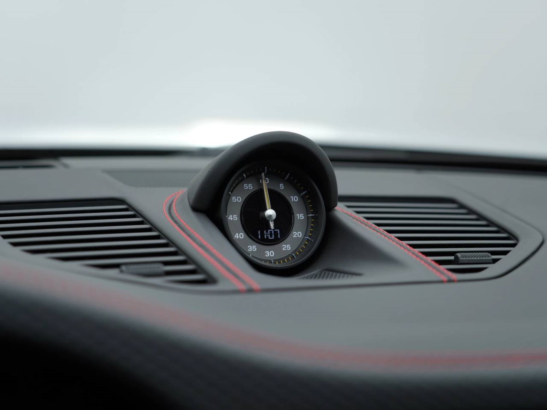 PORSCHE 911 GT3 mit Touring-Paket-image-29