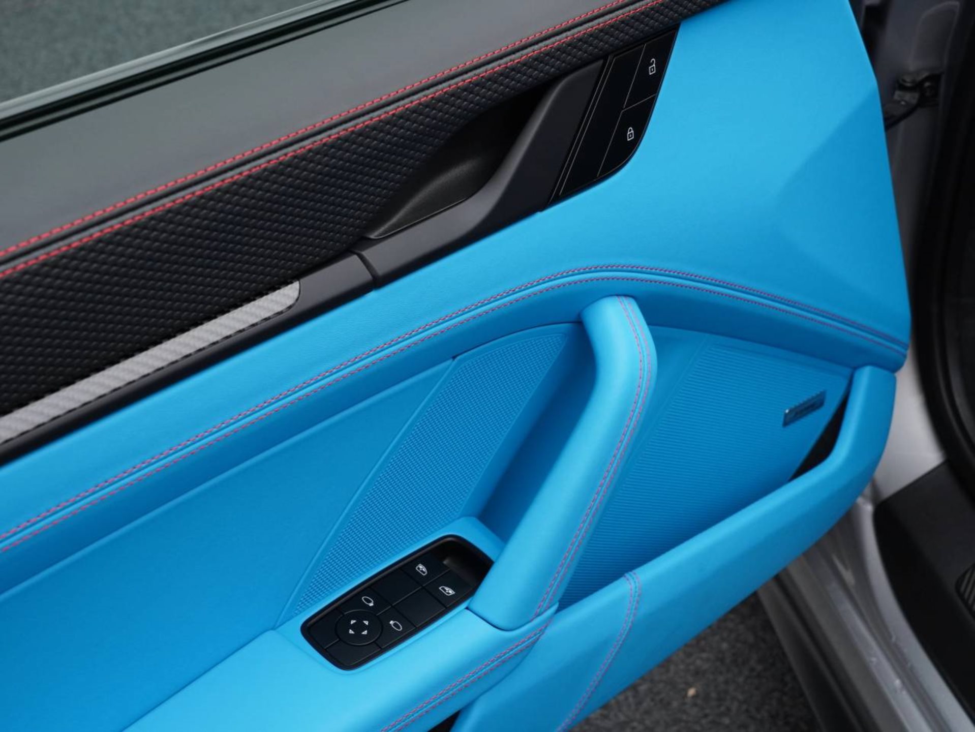 PORSCHE 911 GT3 mit Touring-Paket-image-20