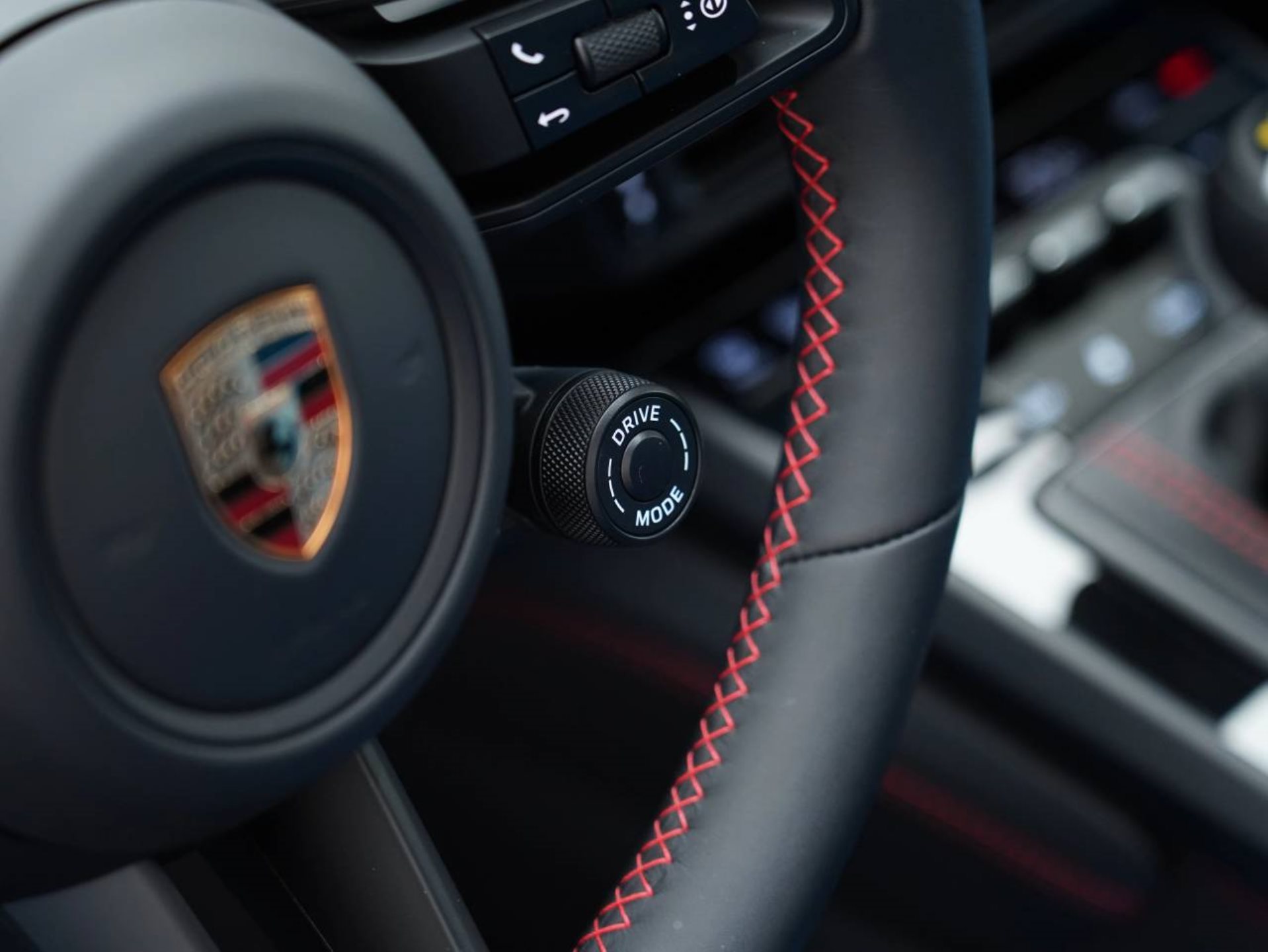 PORSCHE 911 GT3 mit Touring-Paket-image-31