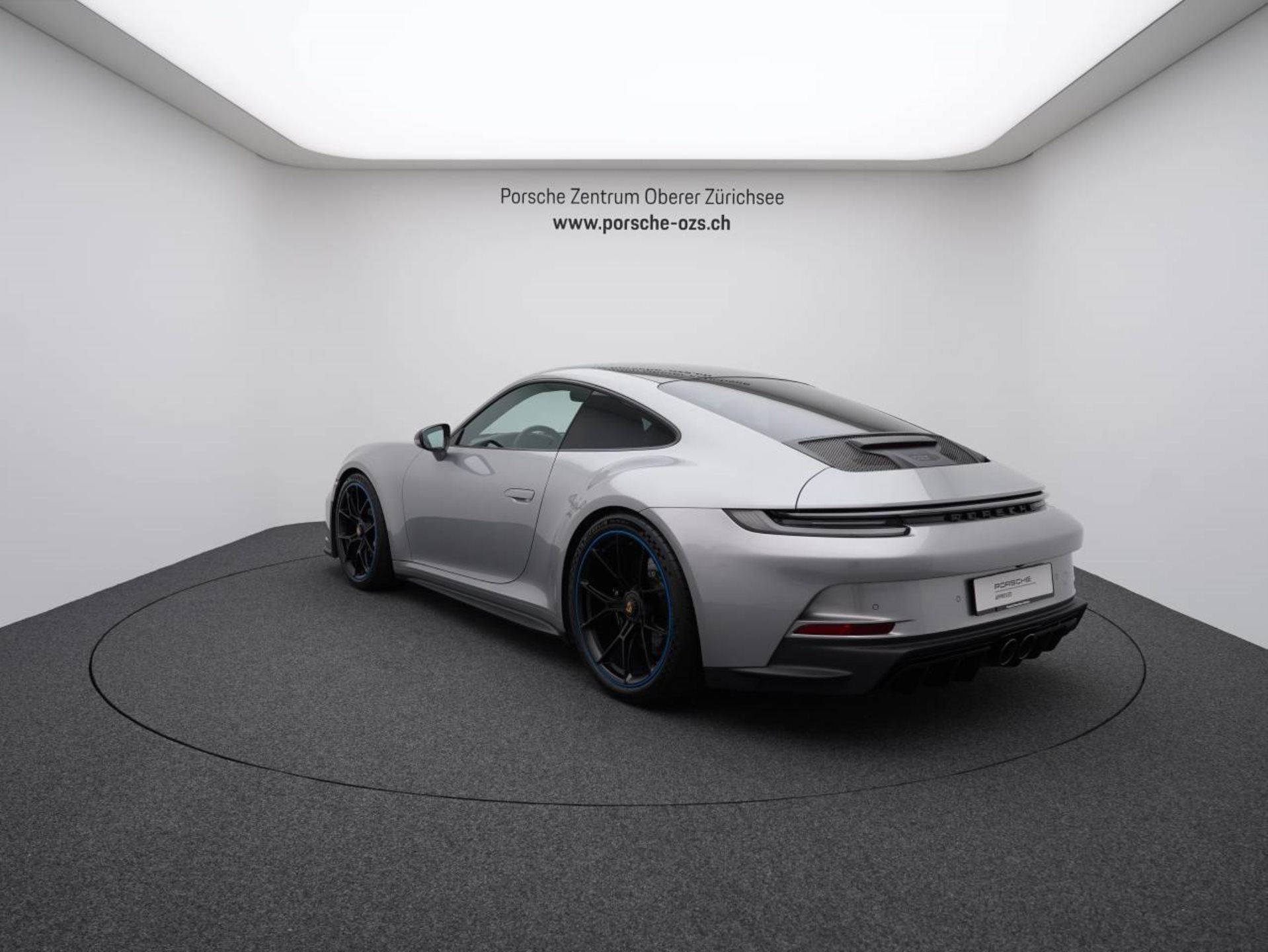 PORSCHE 911 GT3 mit Touring-Paket-image-2