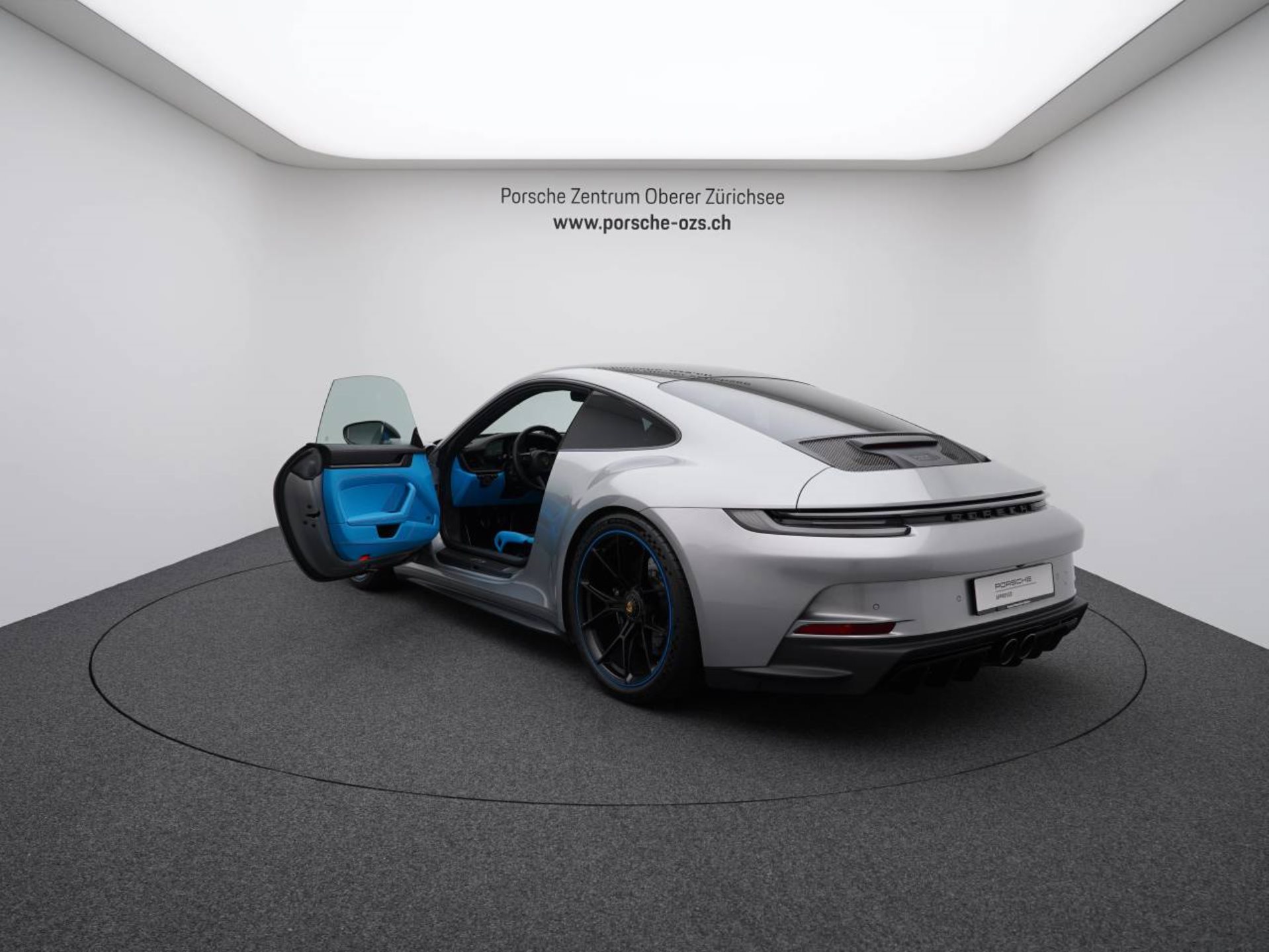 PORSCHE 911 GT3 mit Touring-Paket-image-28