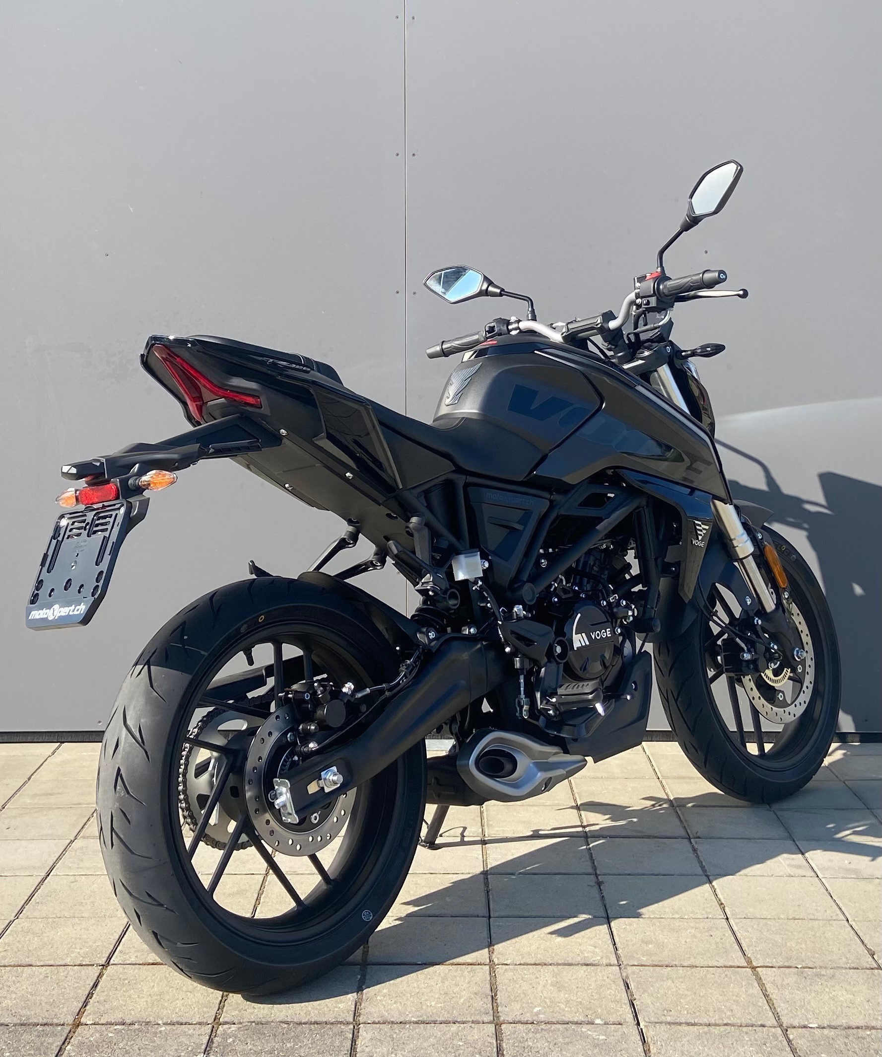 VOGE 125R-showroom-element-2