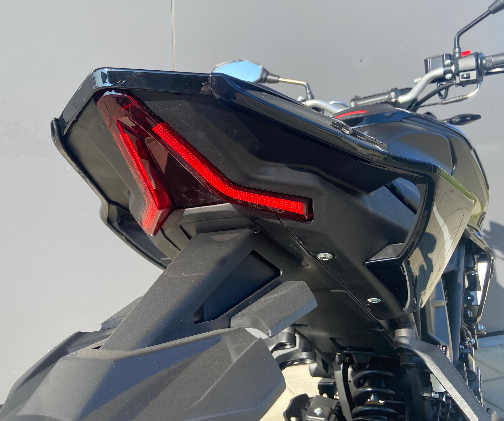 VOGE 125R-showroom-element-3