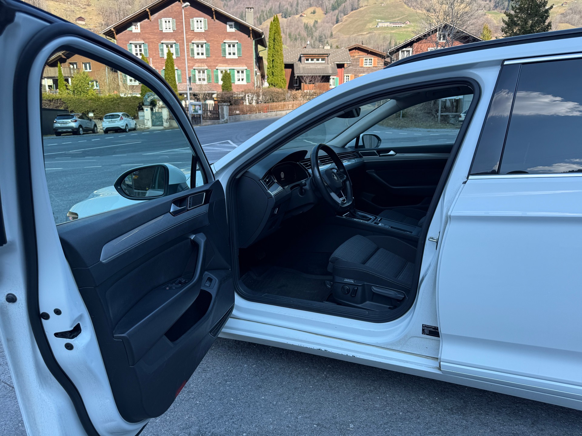 VW Passat 2.0 TDI BMT Business 4Motion DSG-image-11