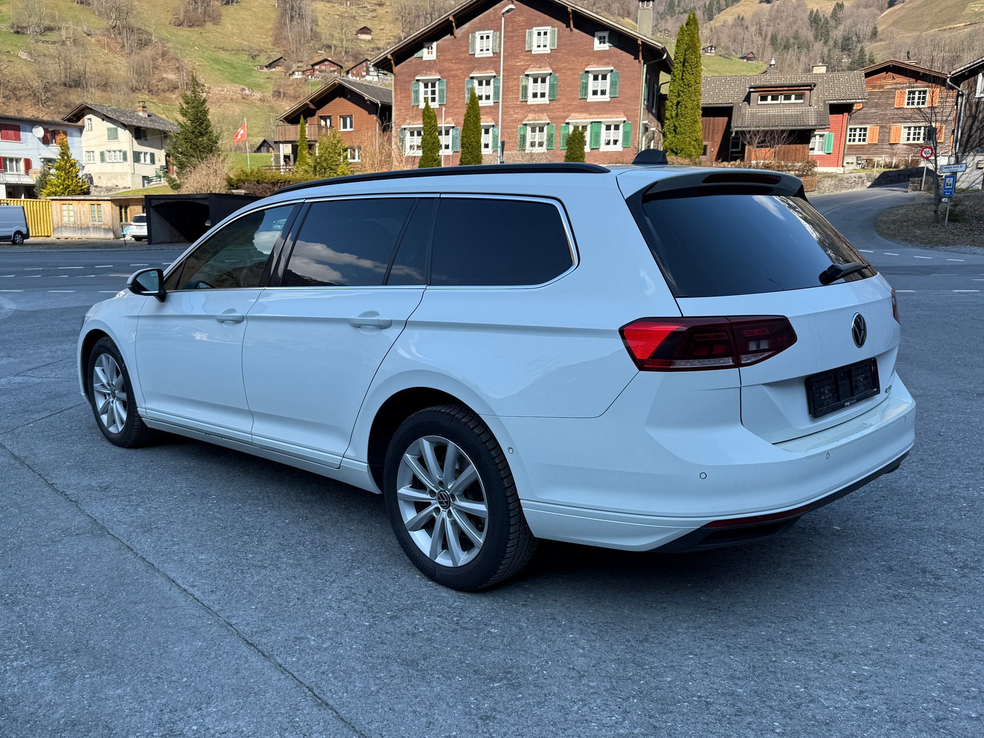 VW Passat 2.0 TDI BMT Business 4Motion DSG-image-6